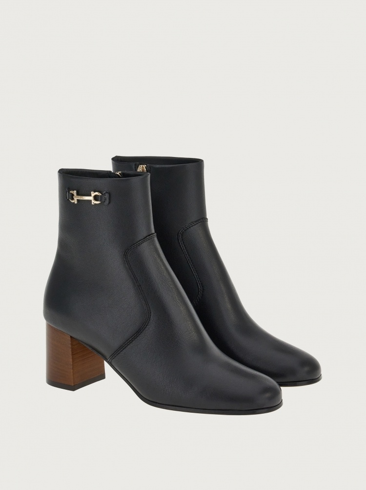 Ferragamo Logo Boots In Black