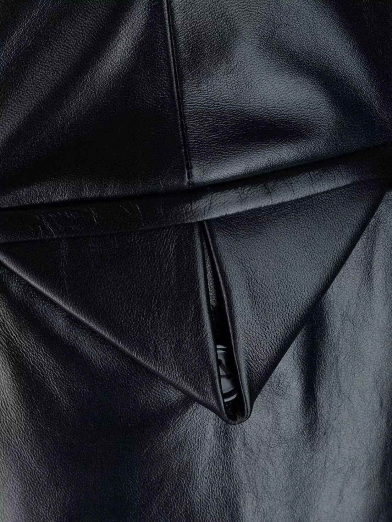 Bottega Veneta Pleated Trousers With Belt Loops And Pockets In Black