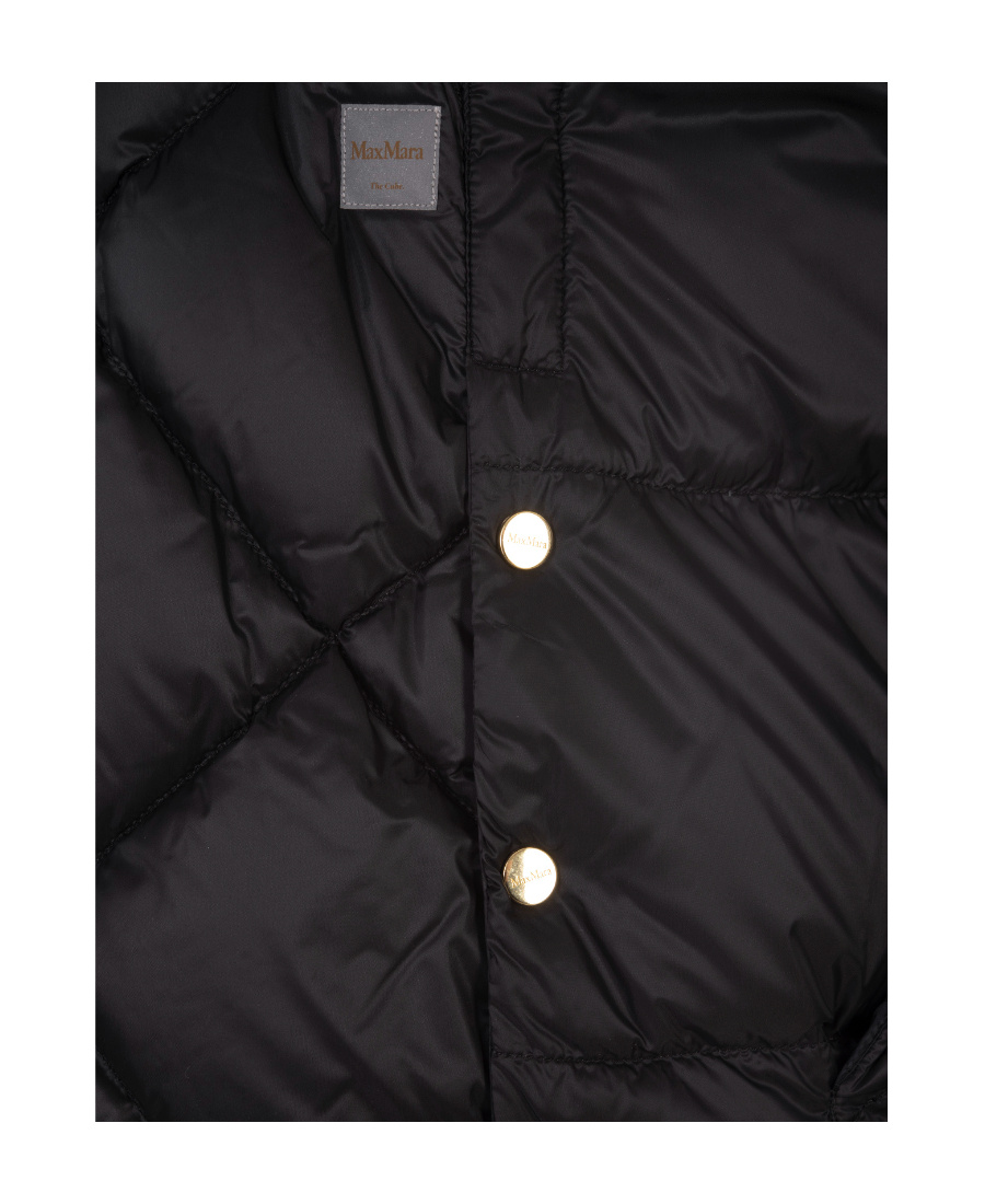 Max Mara Quilted Sleeveless Vest In Black
