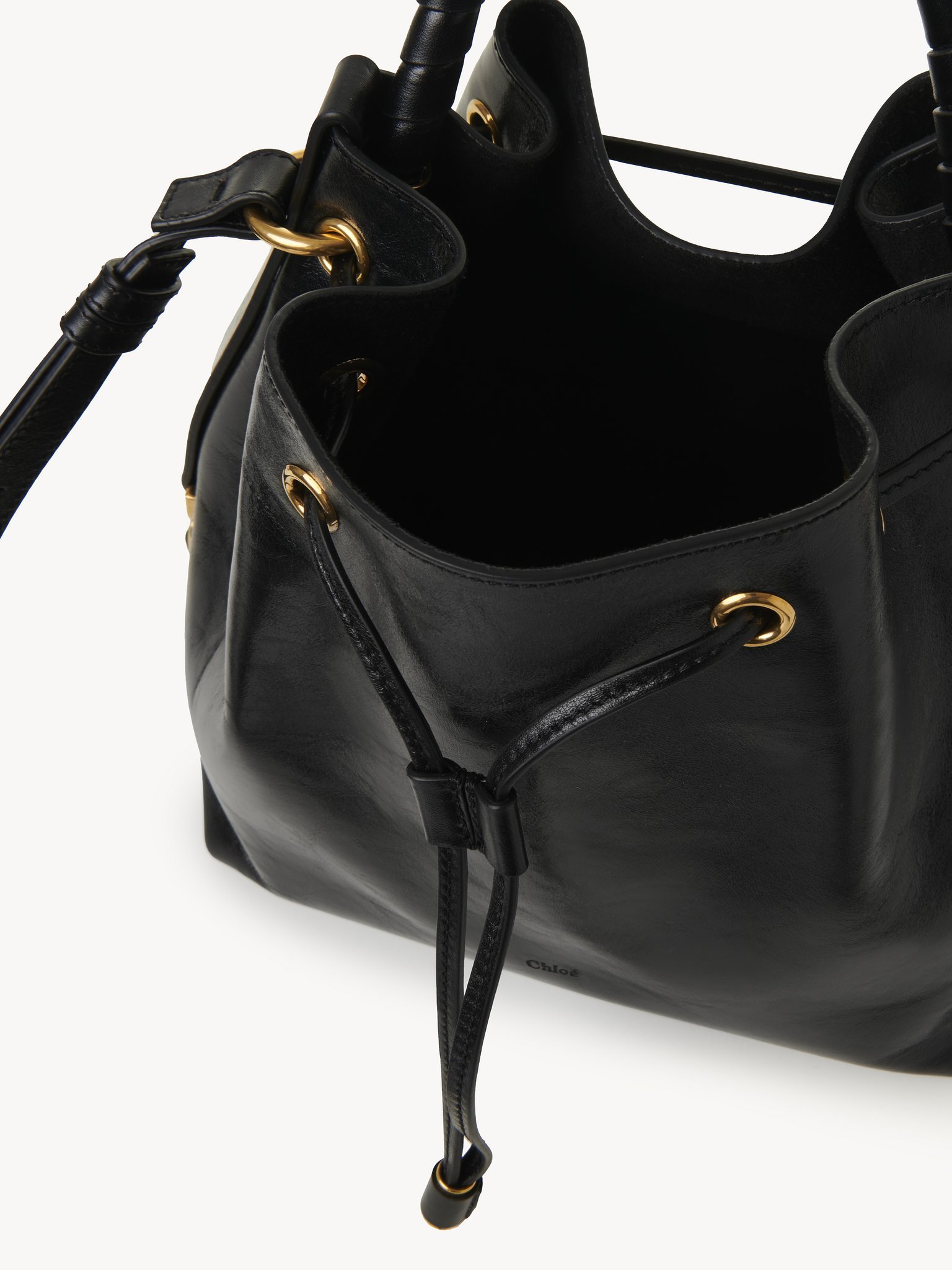 Chloé Marcie Bucket Bag In Shiny Calfskin In Black