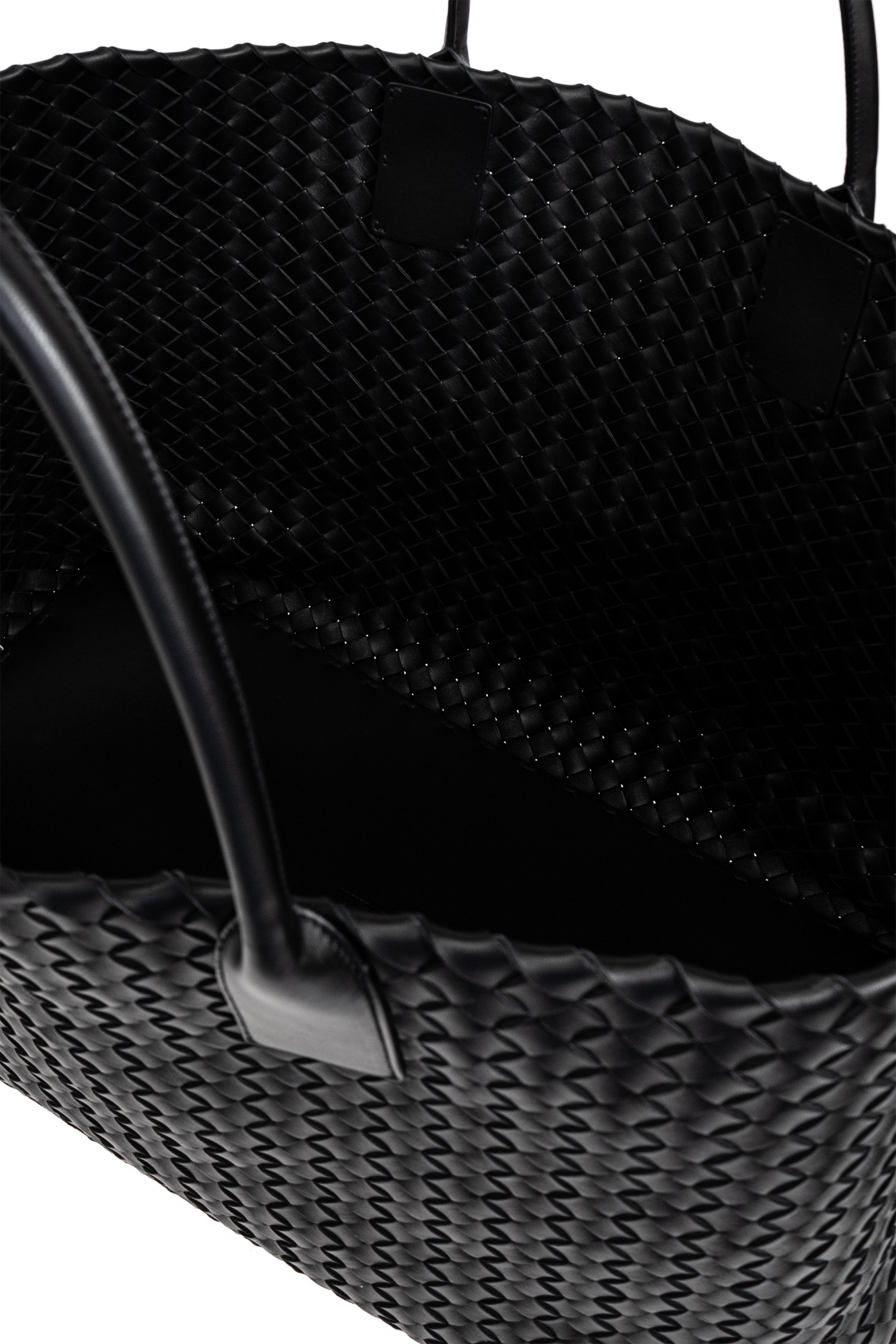 Bottega Veneta Maxi Cabat Knitted Handbag In Black