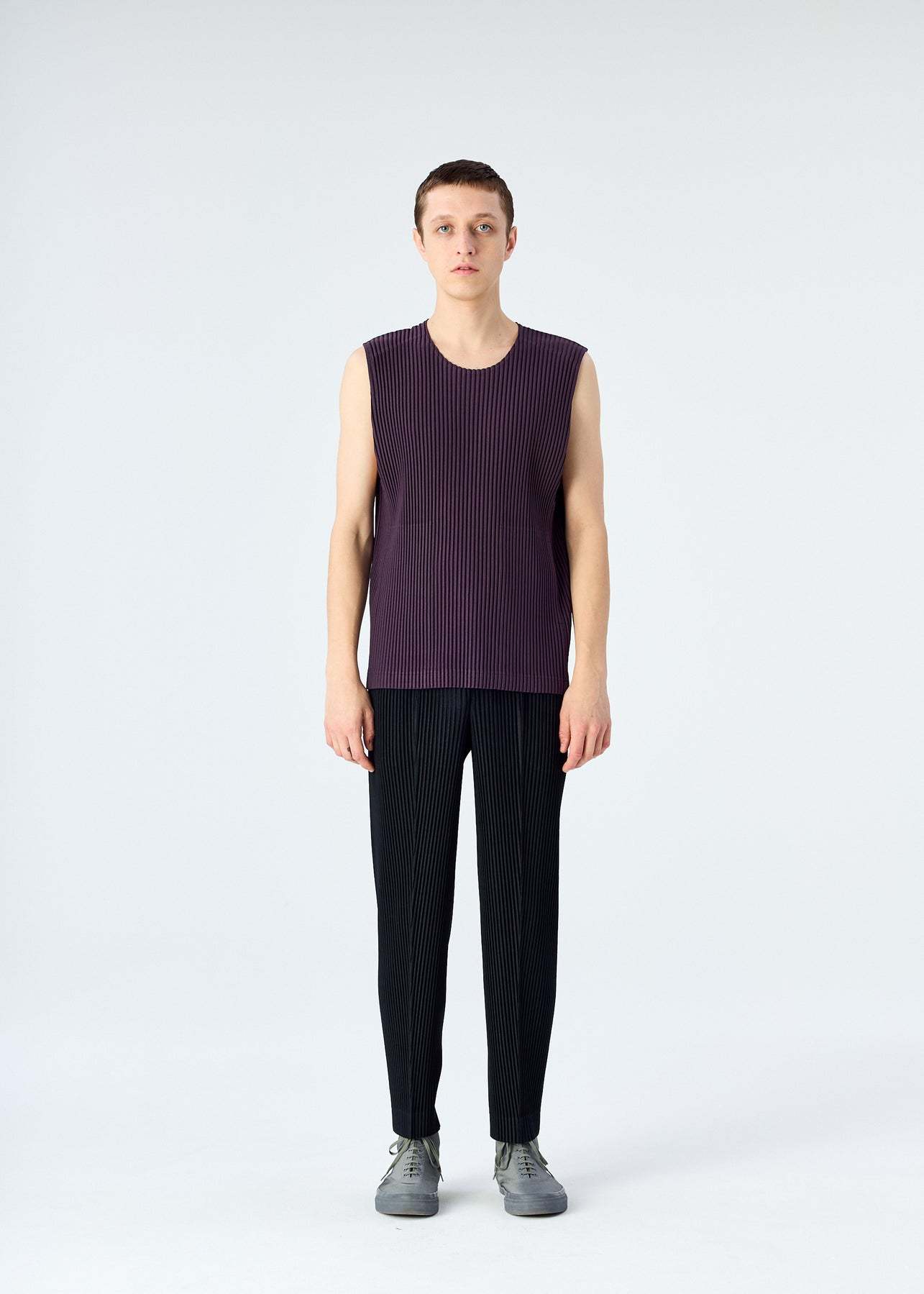 ISSEY MIYAKE HIGH-WAISTED PLEATED TROUSERS 