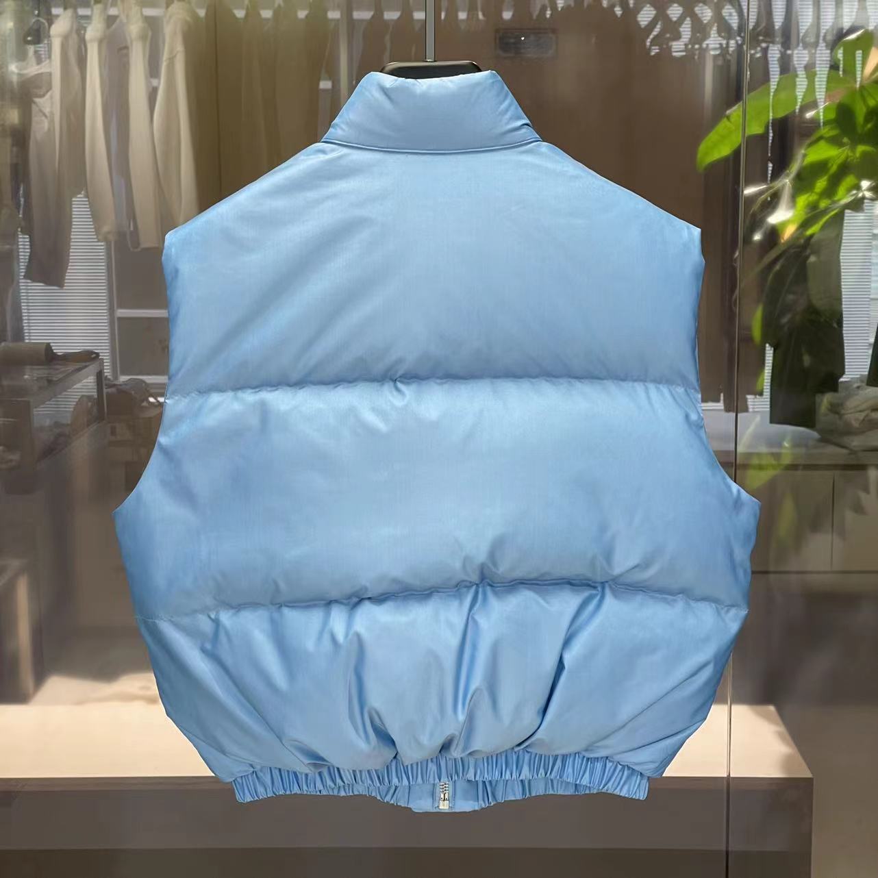 ALESSANDRA RICH SLEEVELESS FEATHER-DOWN VEST