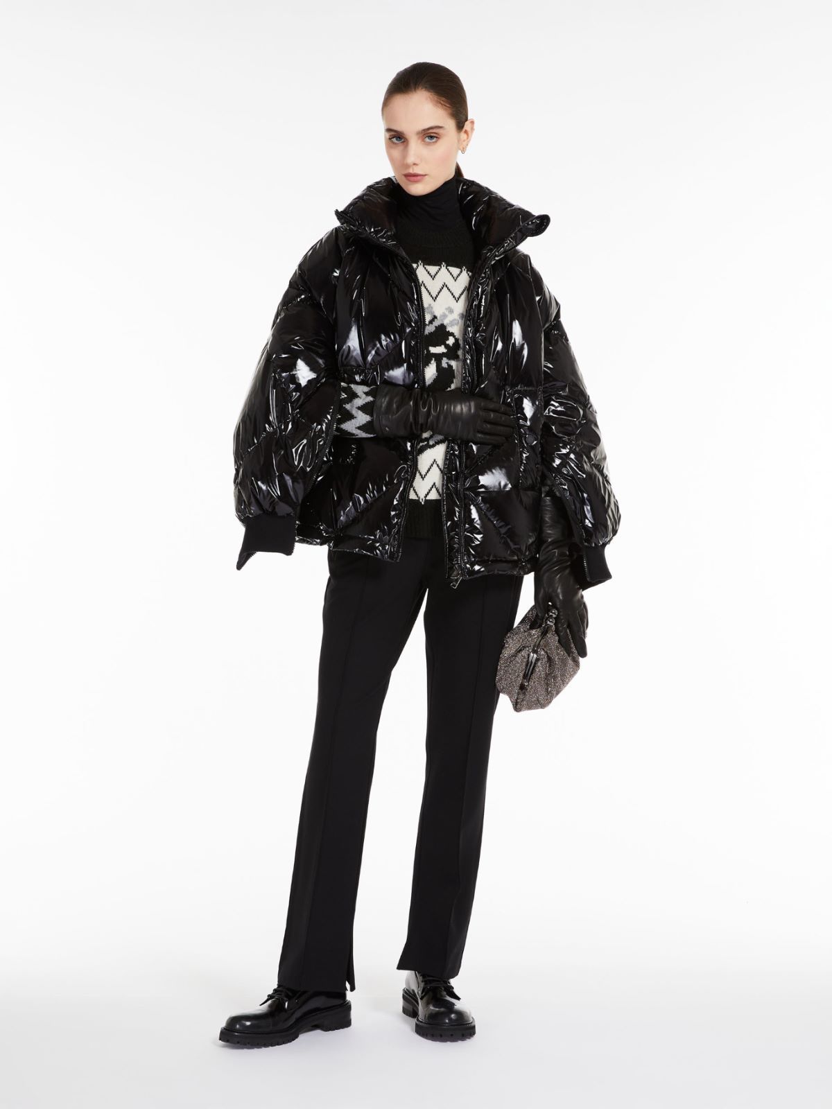 Weekend Max Mara Long-sleeved Zipper Down Jacket In Black