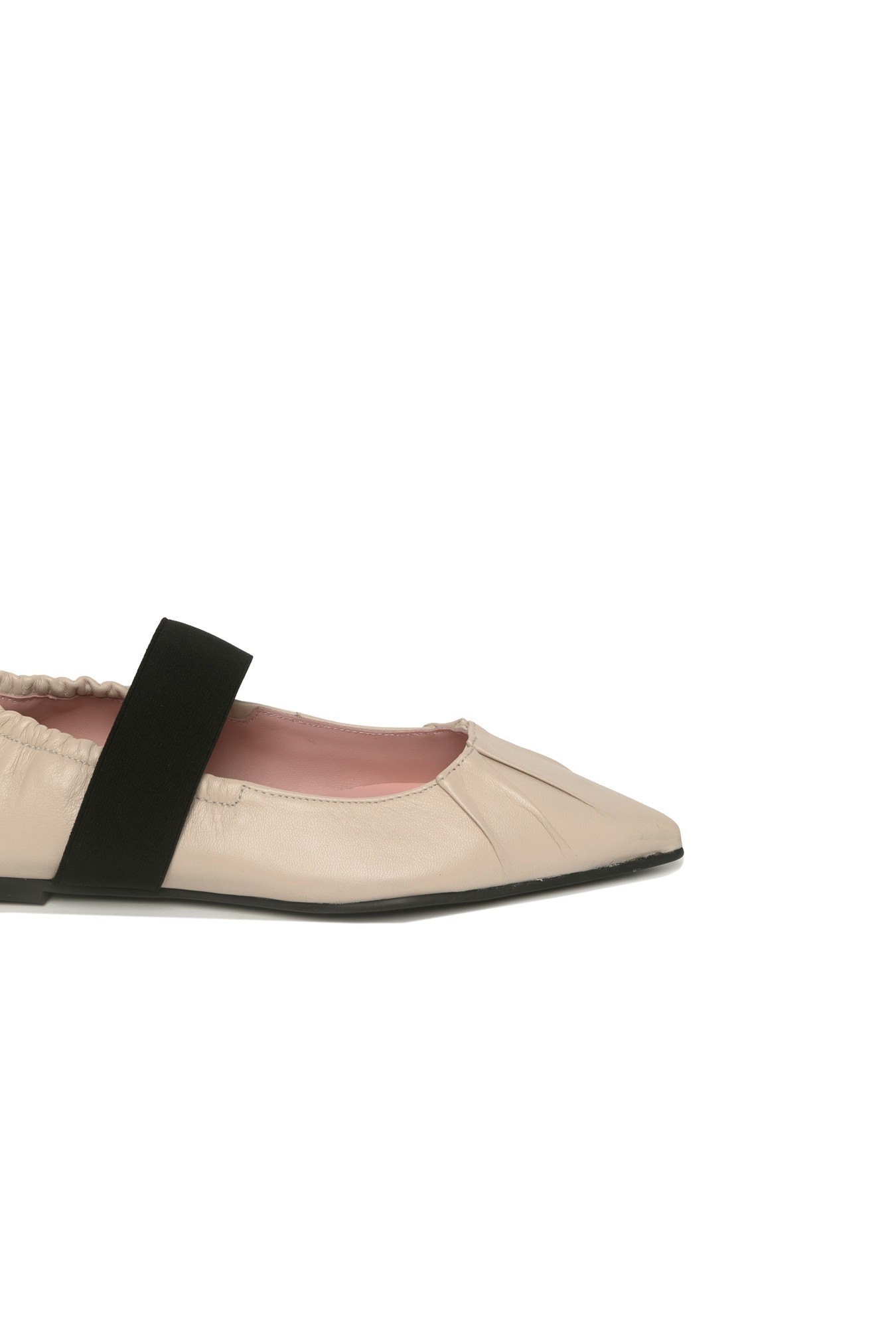 Pretty Ballerinas Pleated Pointed Flats In Nude