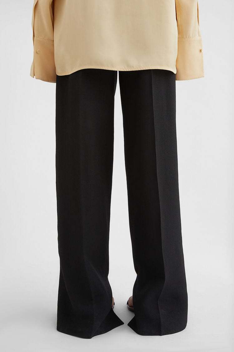 Jil Sander Long Relaxed Wide Leg Pleated Pant In Black