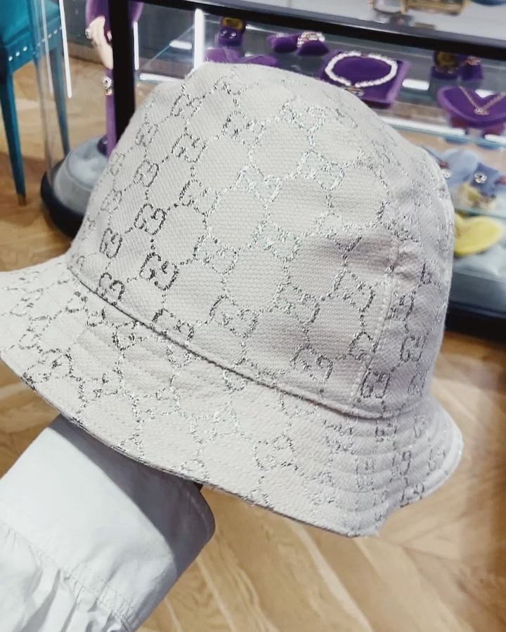 Gucci Metallic Logo-jacquard Bucket Hat In White