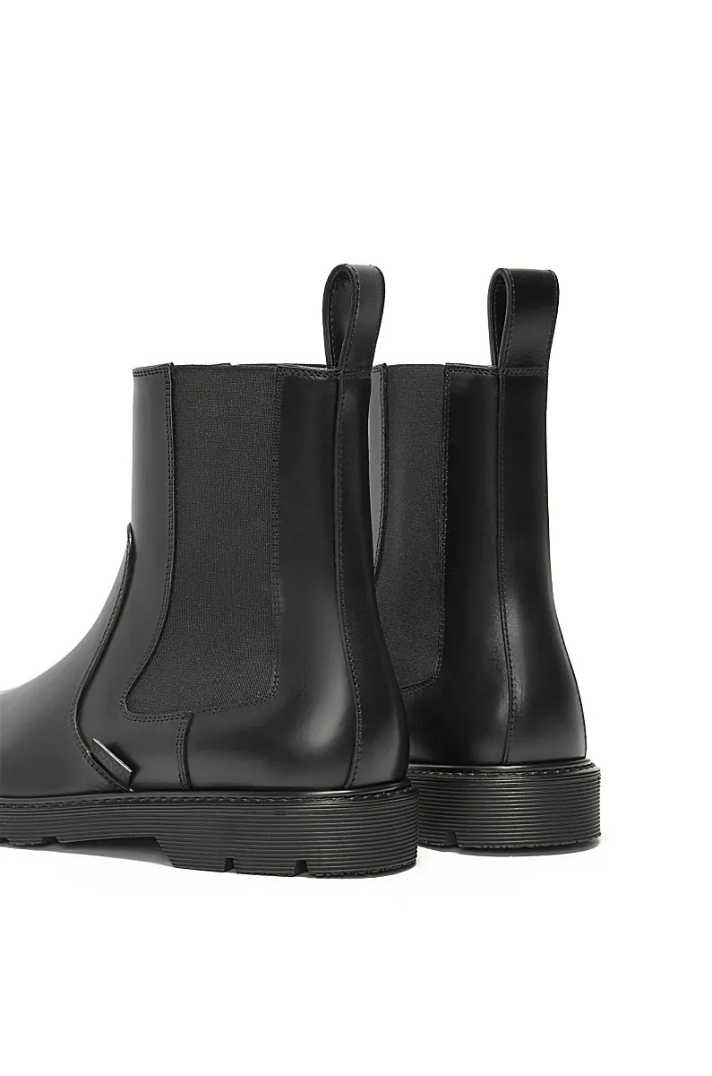 Loewe Blaze Leather Chelsea Boots In Black