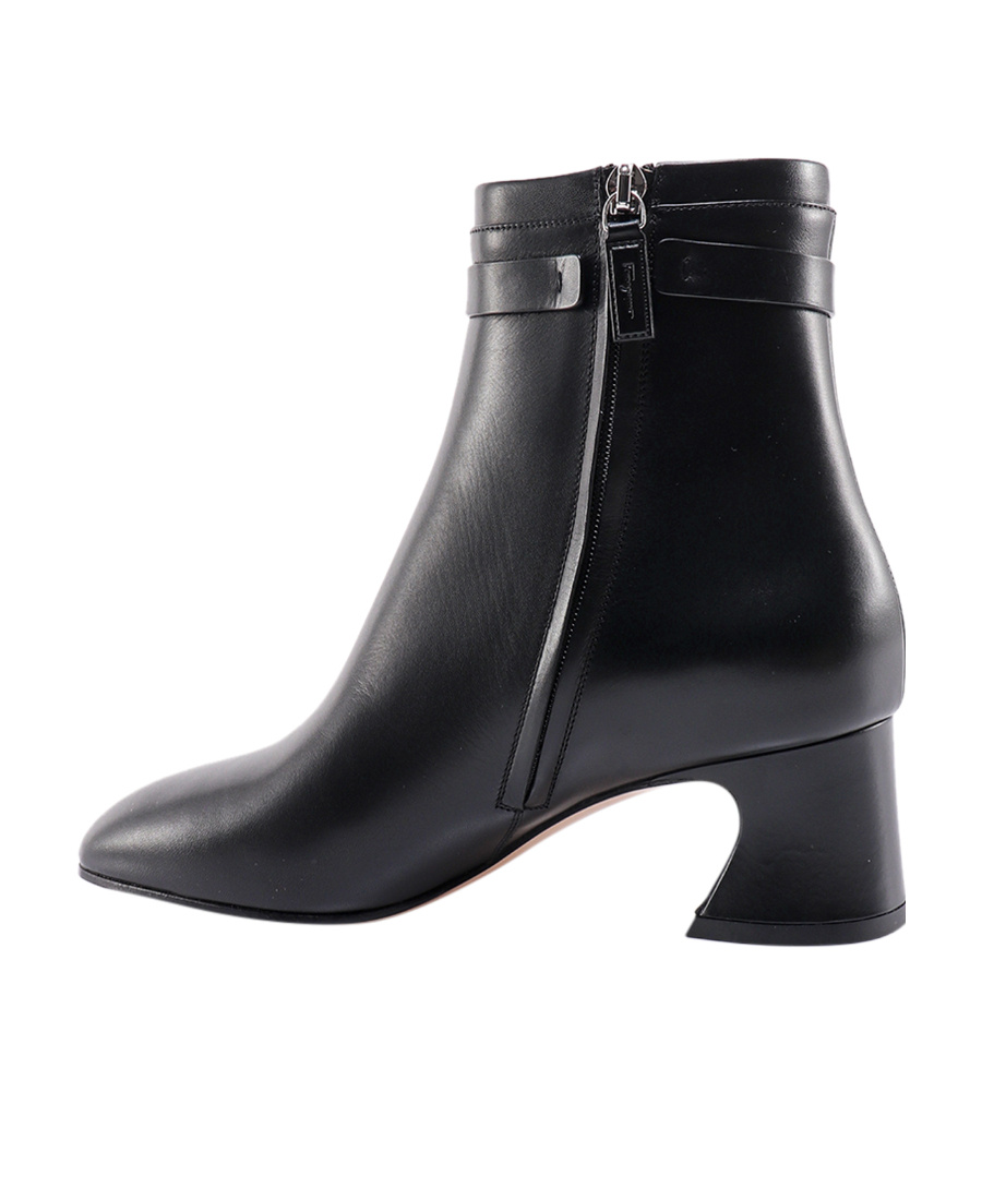 Ferragamo Vara Chain Leather Ankle Boots In Black