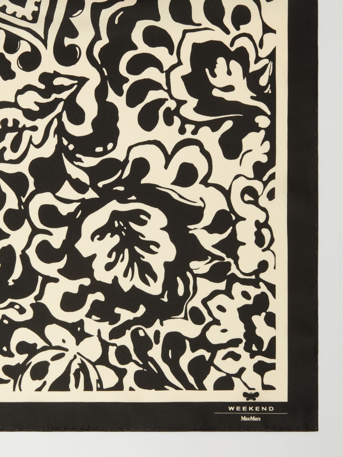 Weekend Max Mara Printed Silk Twill Foulard In Red