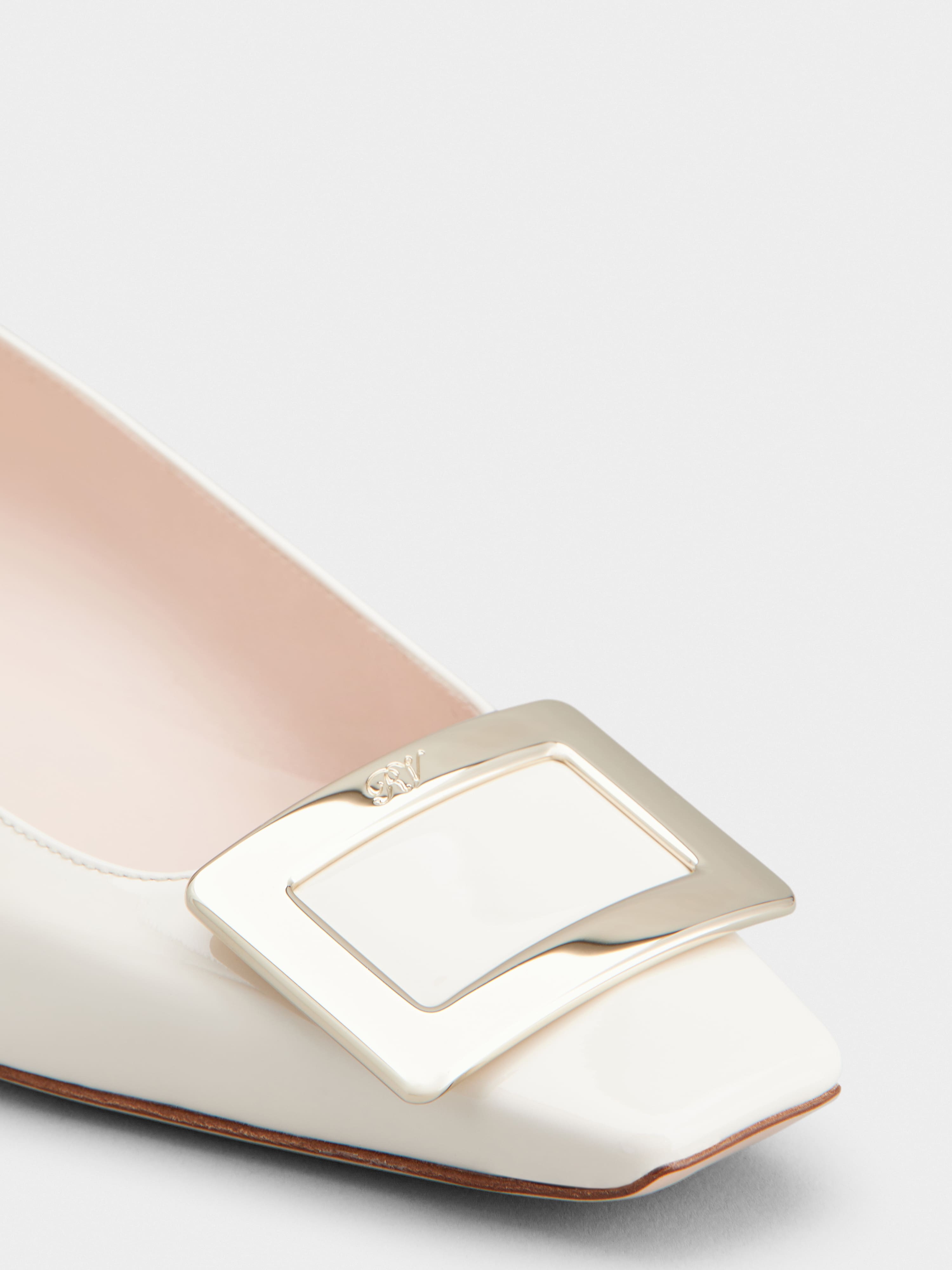 Roger Vivier Belle Vivier Ballet Flats In Nude