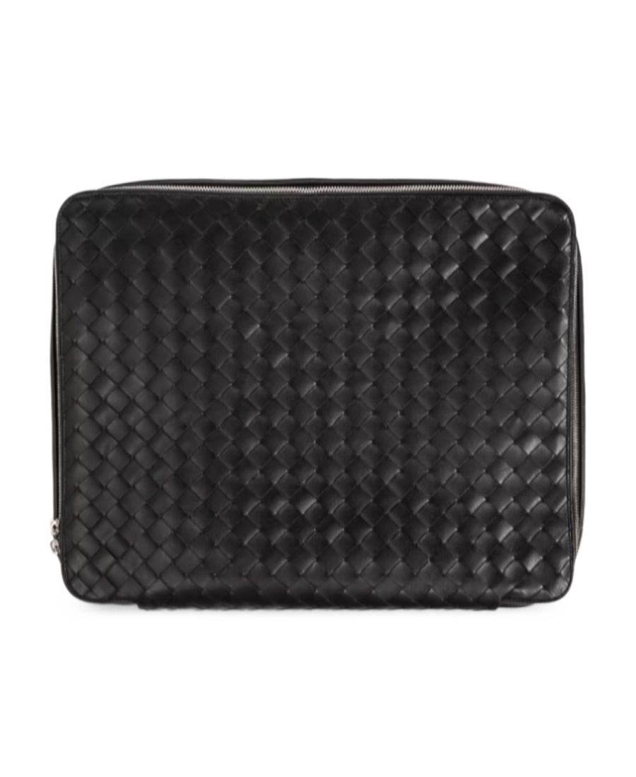 Bottega Veneta Medium Intreciato Clutch In Black