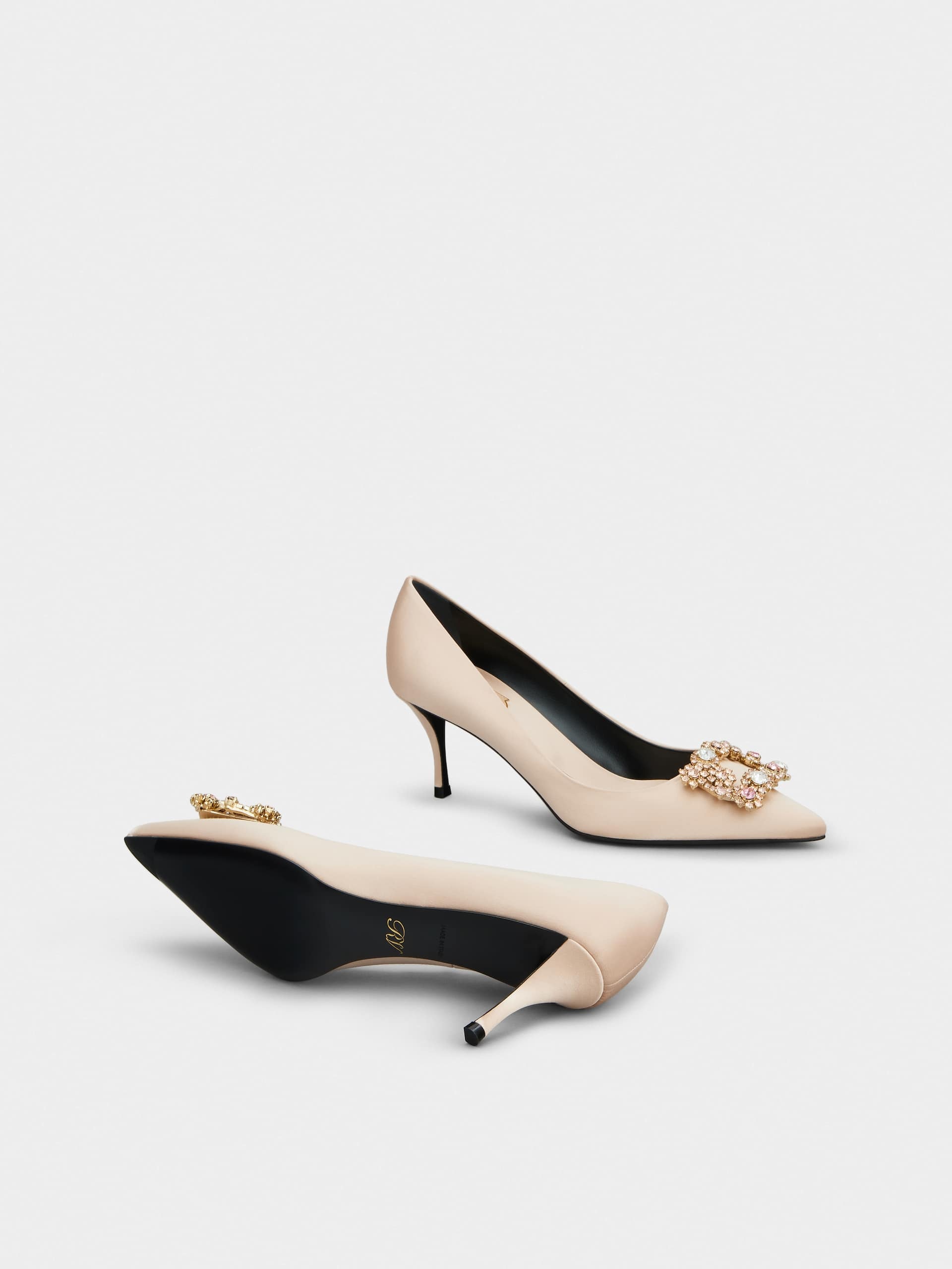 Roger Vivier Blossom Embellished Detail Pointed Toe Pumps In Nude