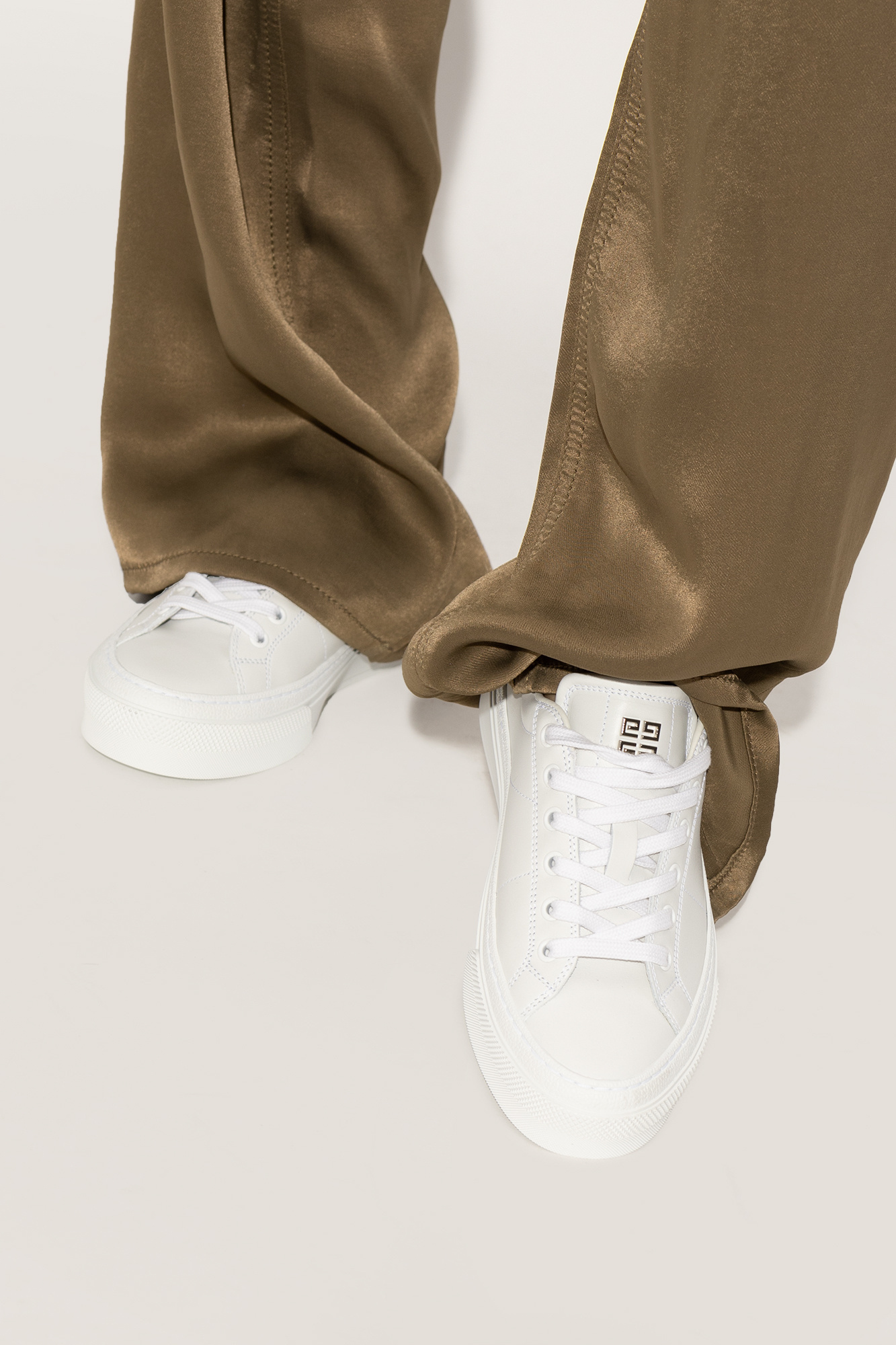 Givenchy City Sport Low-top Sneaker In Creamy White With Raffia Detailing In White