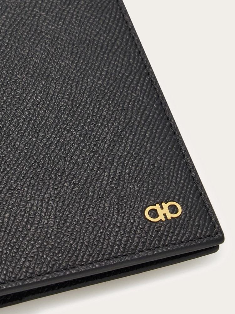 Ferragamo Gancini Passport Holder In Black