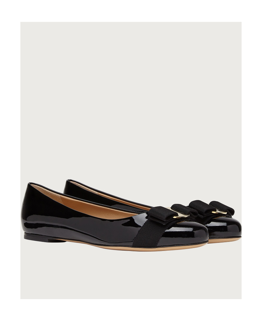 Ferragamo Bow Tie Flat Shoes In Black