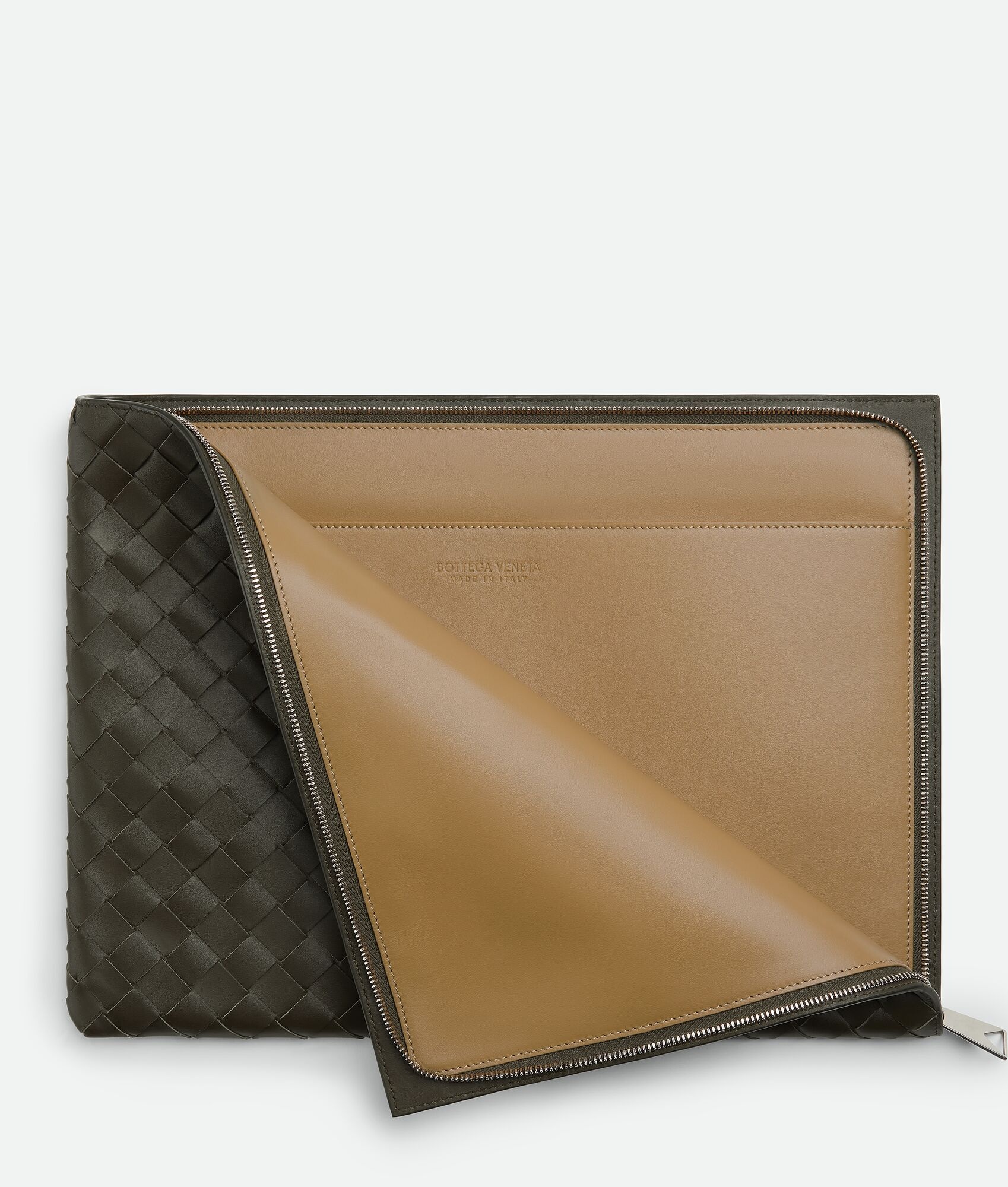 Bottega Veneta Intreciato Semi-zipper Clutch In Black