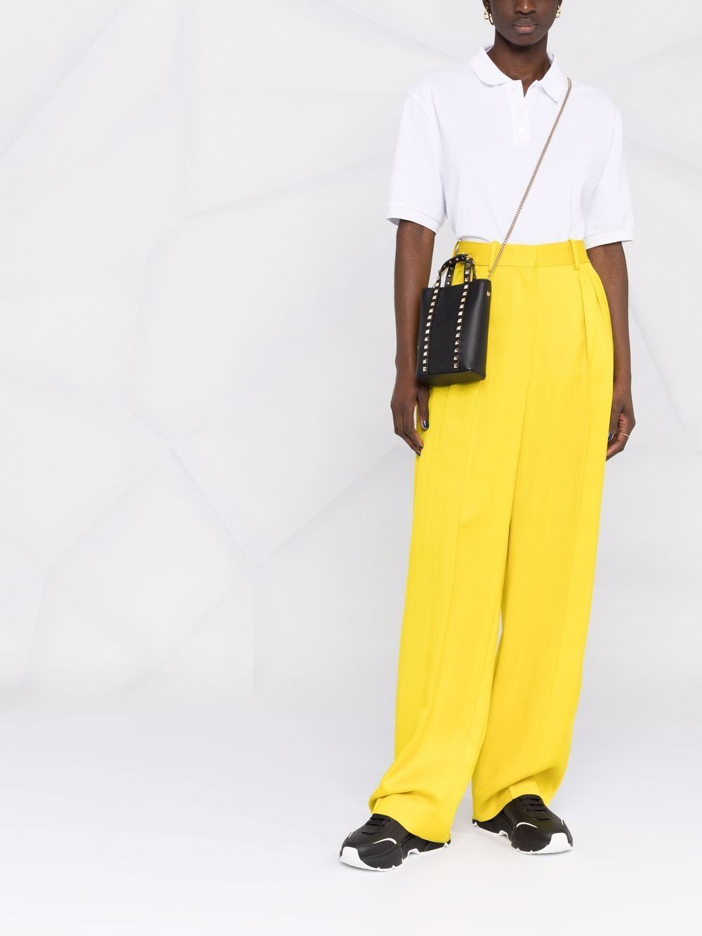 Valentino Garavani Rockstud Logo Detailed Tote Bag In Black