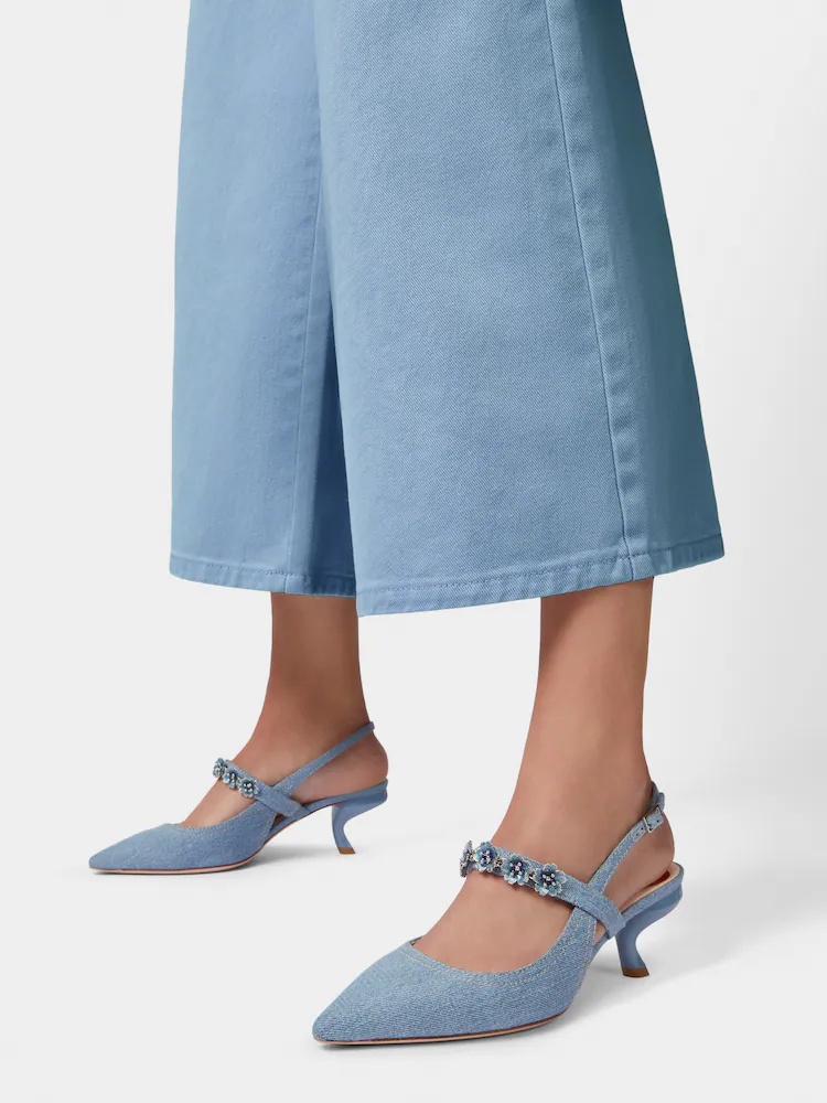 ROGER VIVIER VIRGULE FLOWER SLINGBACK PUMPS IN DENIM 