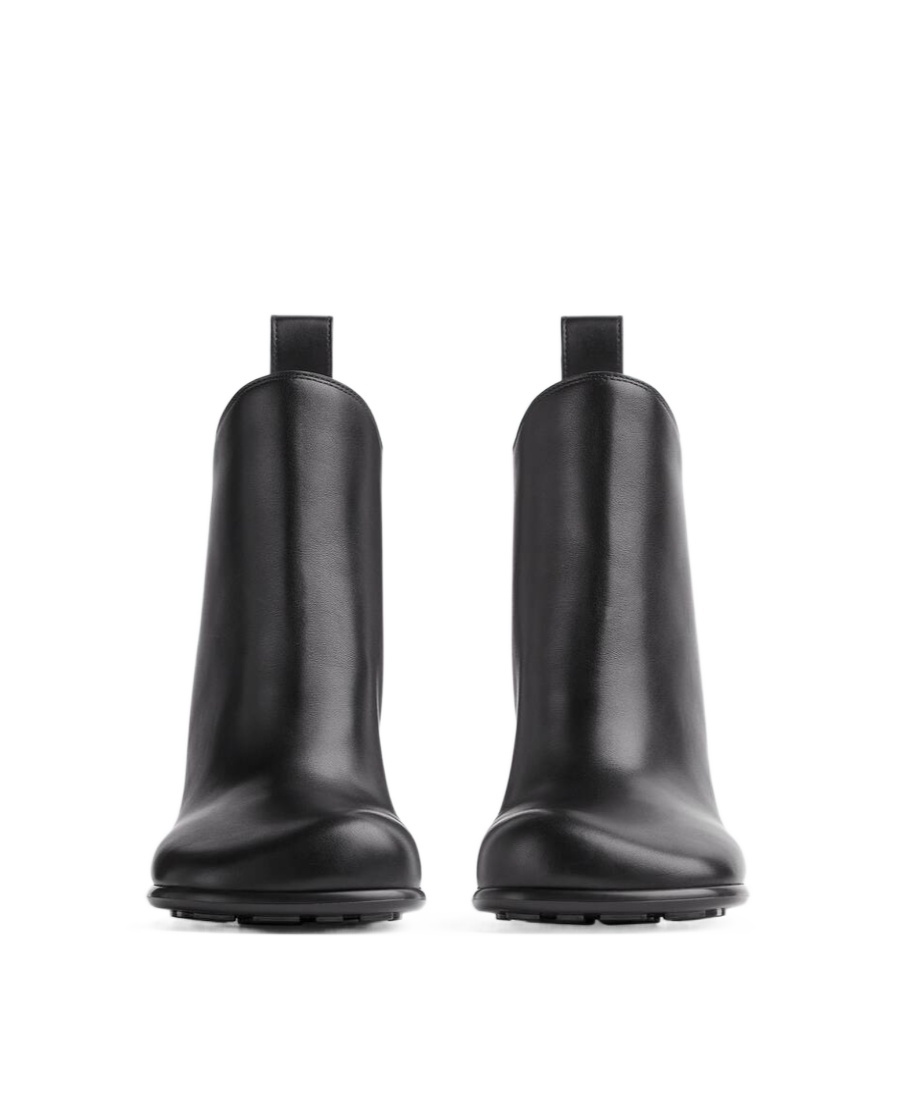 Bottega Veneta Shine Square Toe Ankle Boots In Black