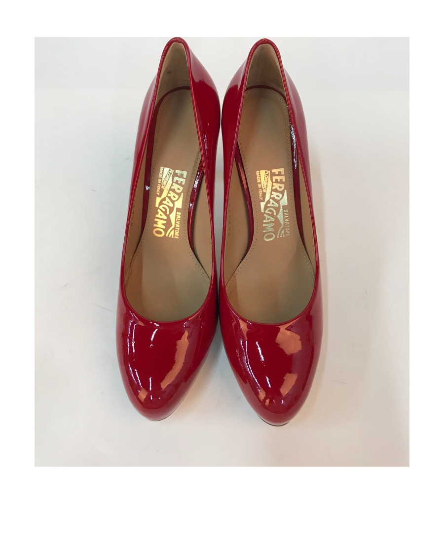 Ferragamo Logo High Heels In Red
