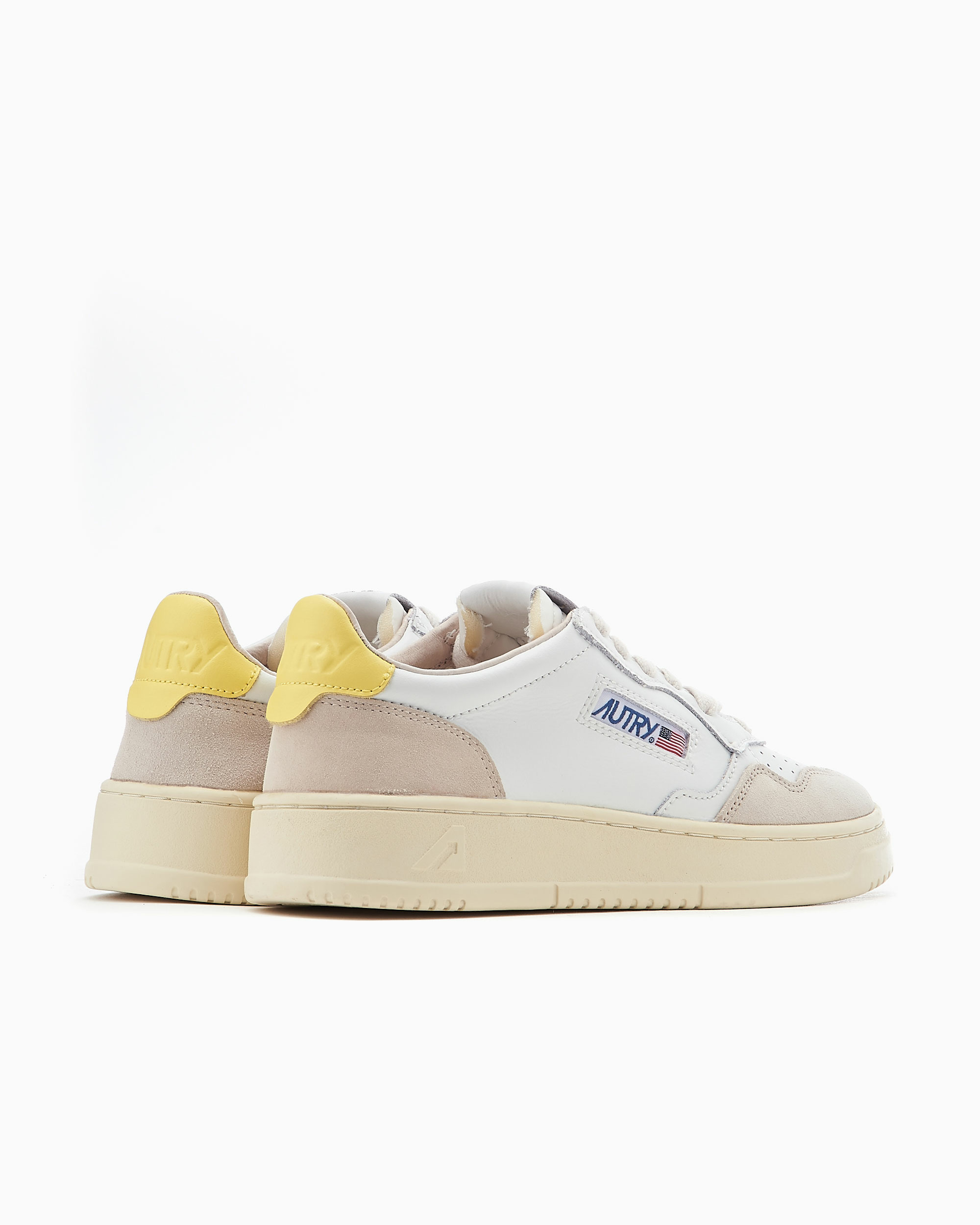 Autry 01 Sneakers In White Suede And Leather In Nude