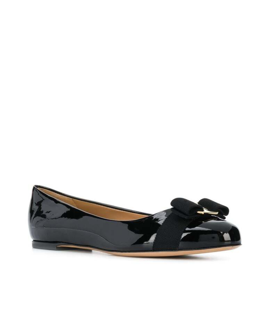 Shop Ferragamo Ballet Flats In Black