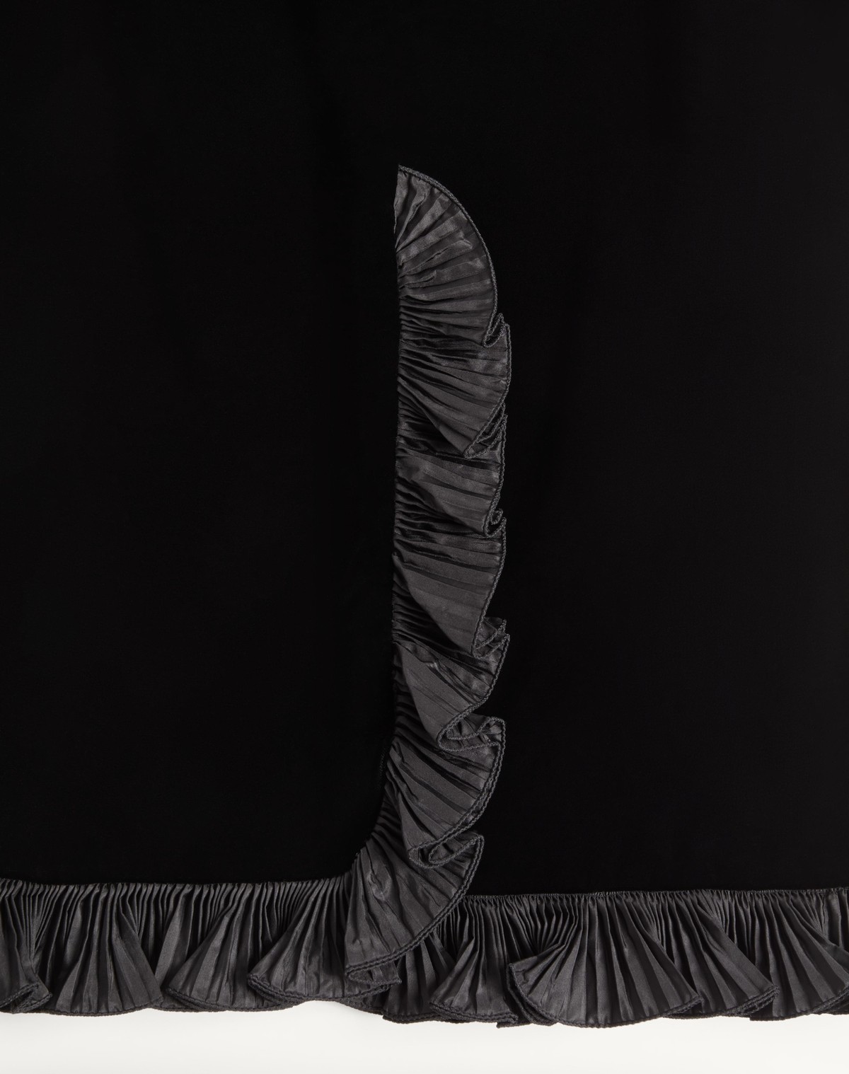Valentino Velvet Ruffled Pencil Skirt In Black