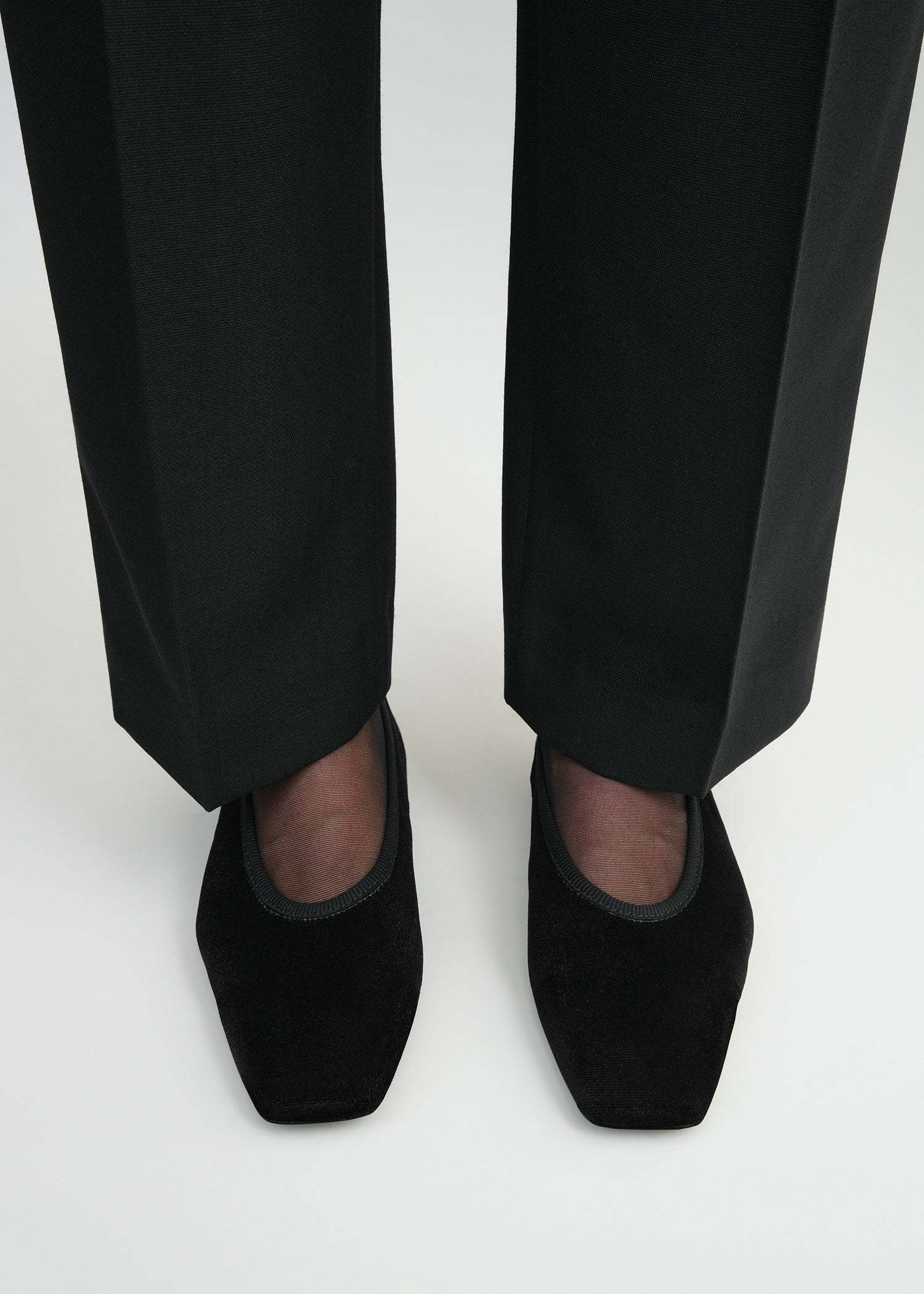 Totême Toteme Minimalist Velvet Ballerinas Shoes In Black