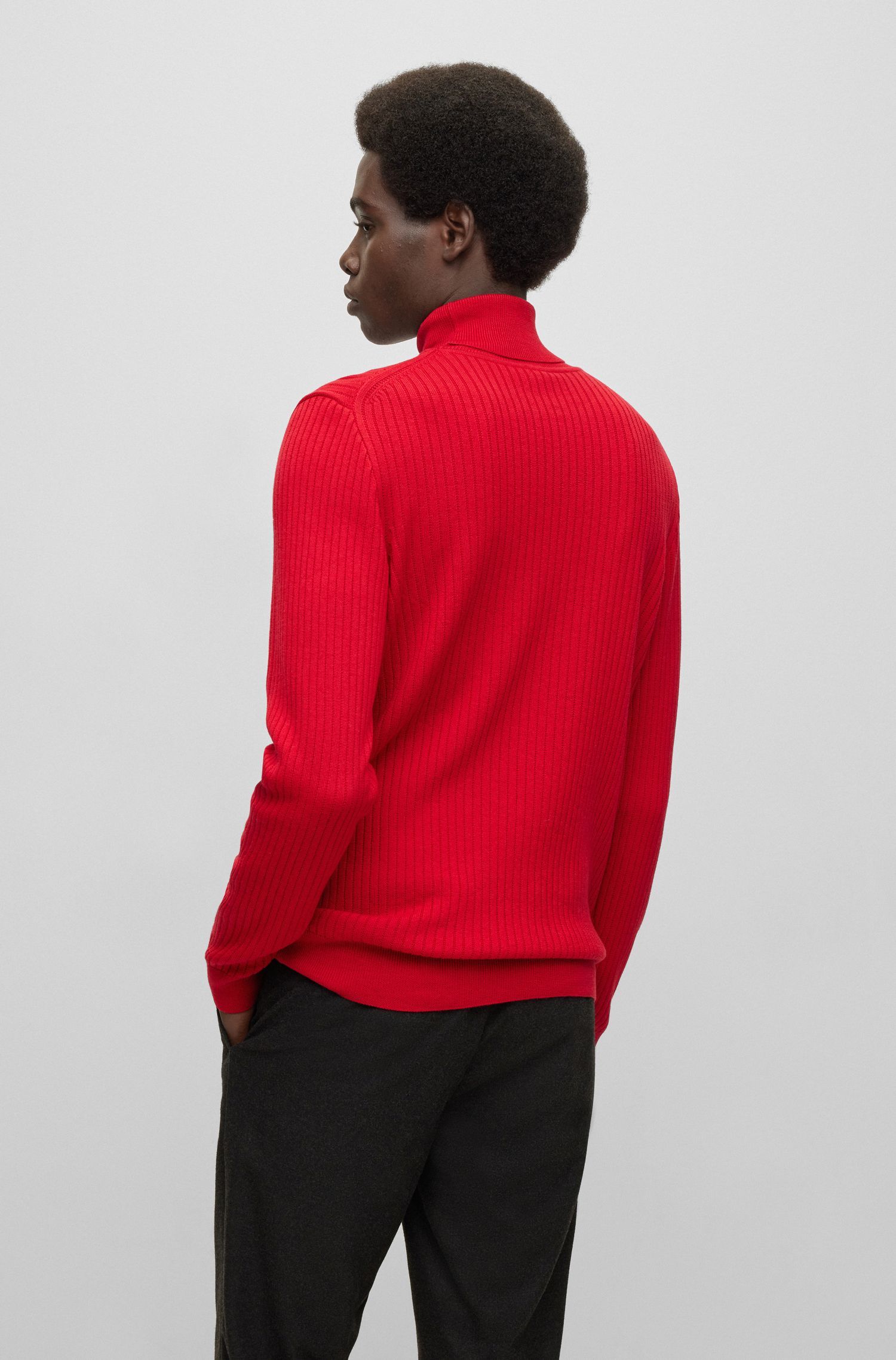 HUGO BOSS TURTLENECK SWEATER 