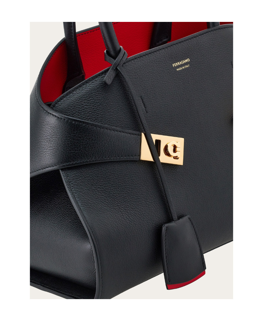 Ferragamo Women Hug Small Leahter Tote Bag In Black
