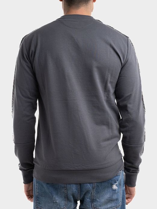 Ea7 Round-necked Logo Sweater In Black