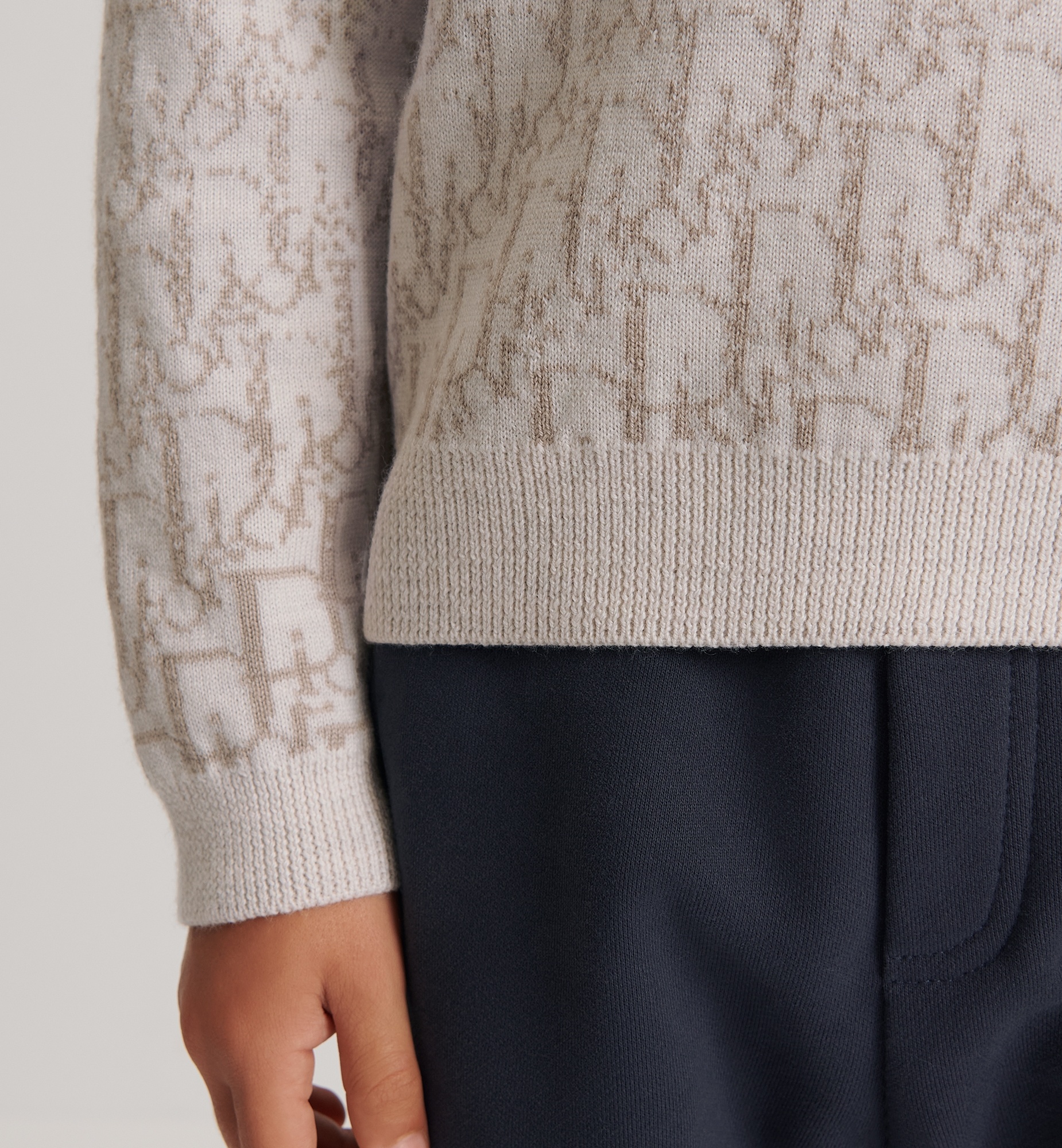 Dior Round-neck And Long-sleeved Sweater In White