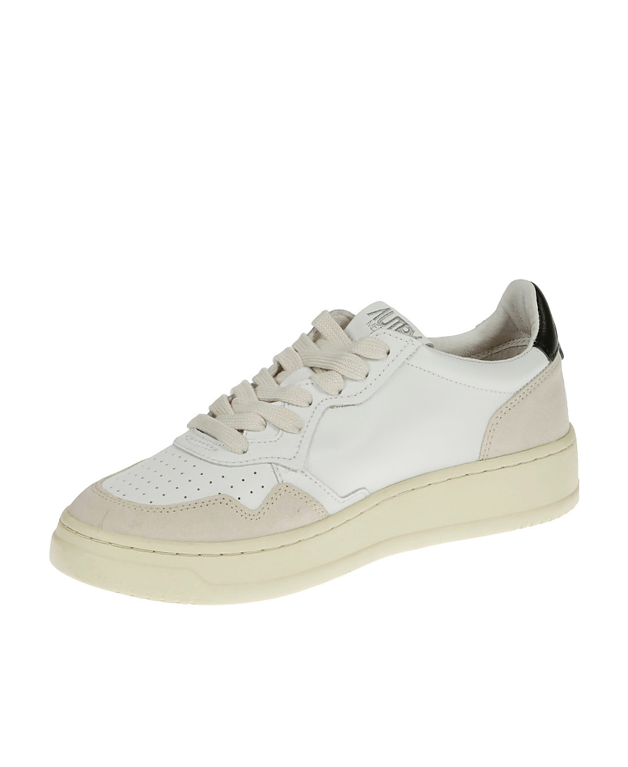 Autry Medalist Low-top Sneakers In Nude