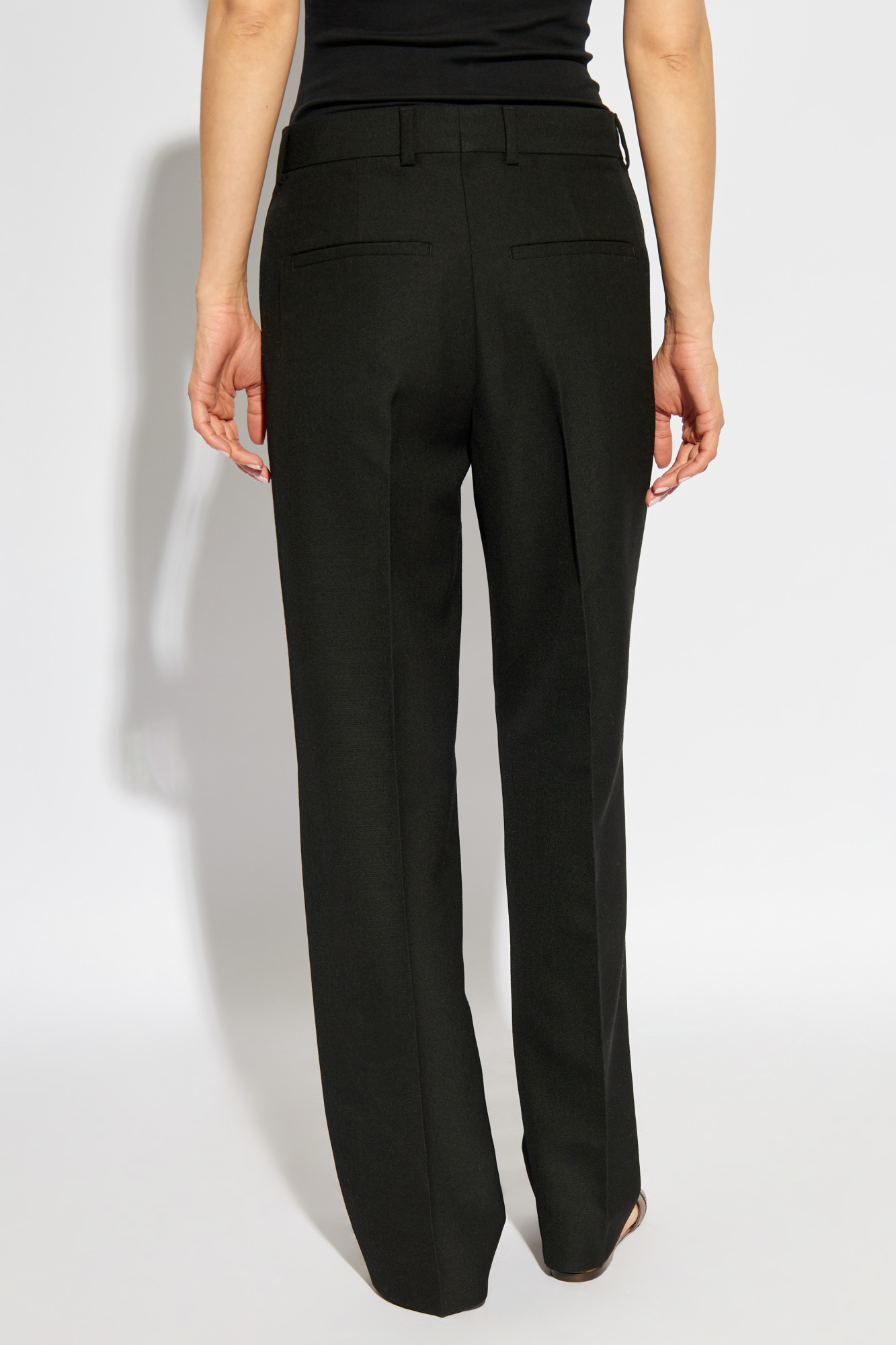 Totême Straight Cropped Jeans In Black