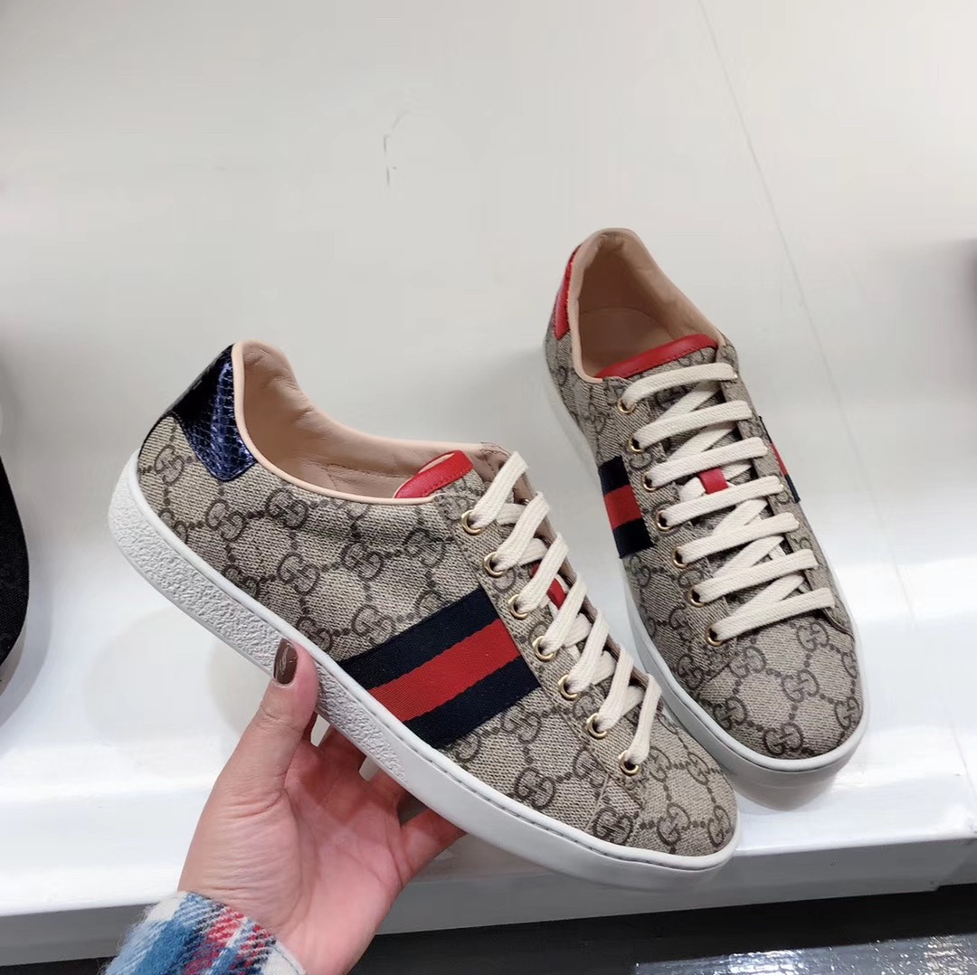GUCCI ACE GG SUPREME SNEAKERS