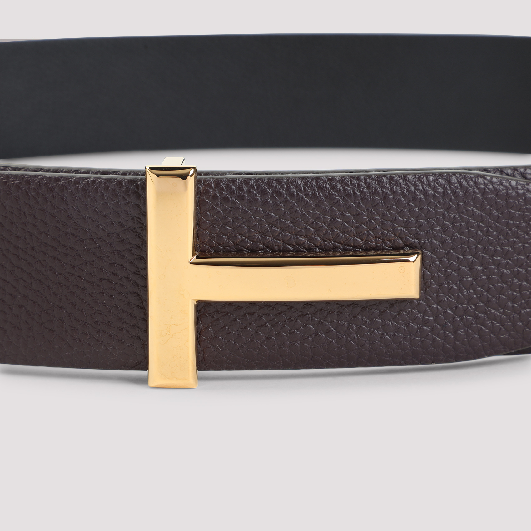 Tom Ford T Buckle Reversible Grained Leather Belt In Gray