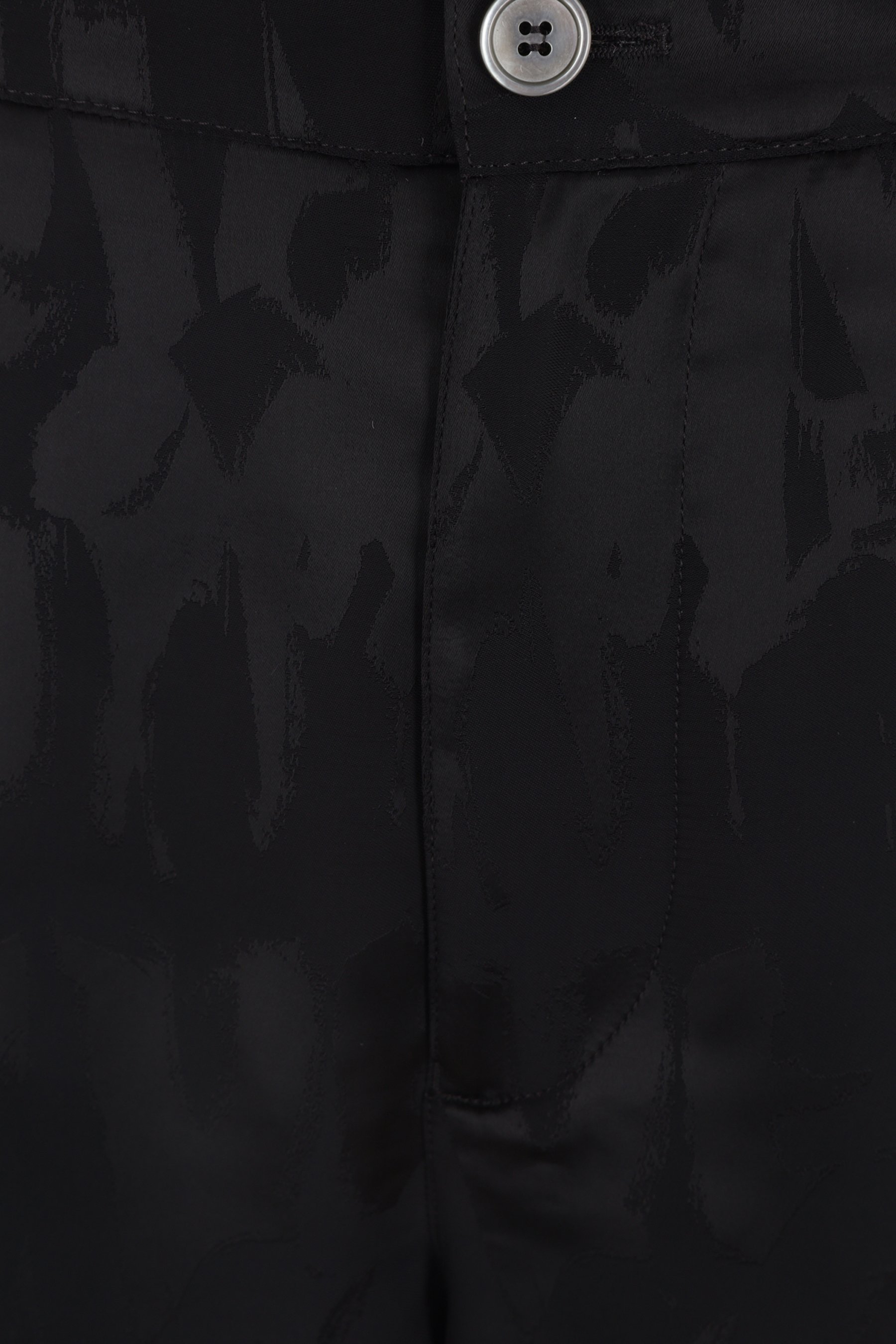 Alexander Mcqueen Graffiti Logo-jacquard Shorts In Black