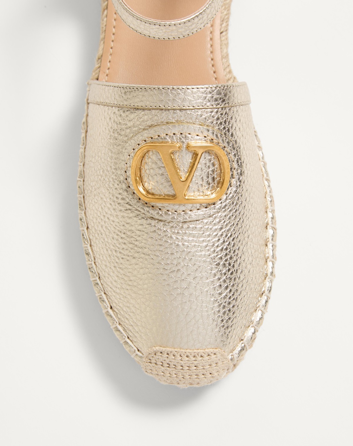 Valentino Garavani Vlogo Signature Ballerina In Laminated Grainy Calfskin 25mm Woman Platinum 42 In Nude