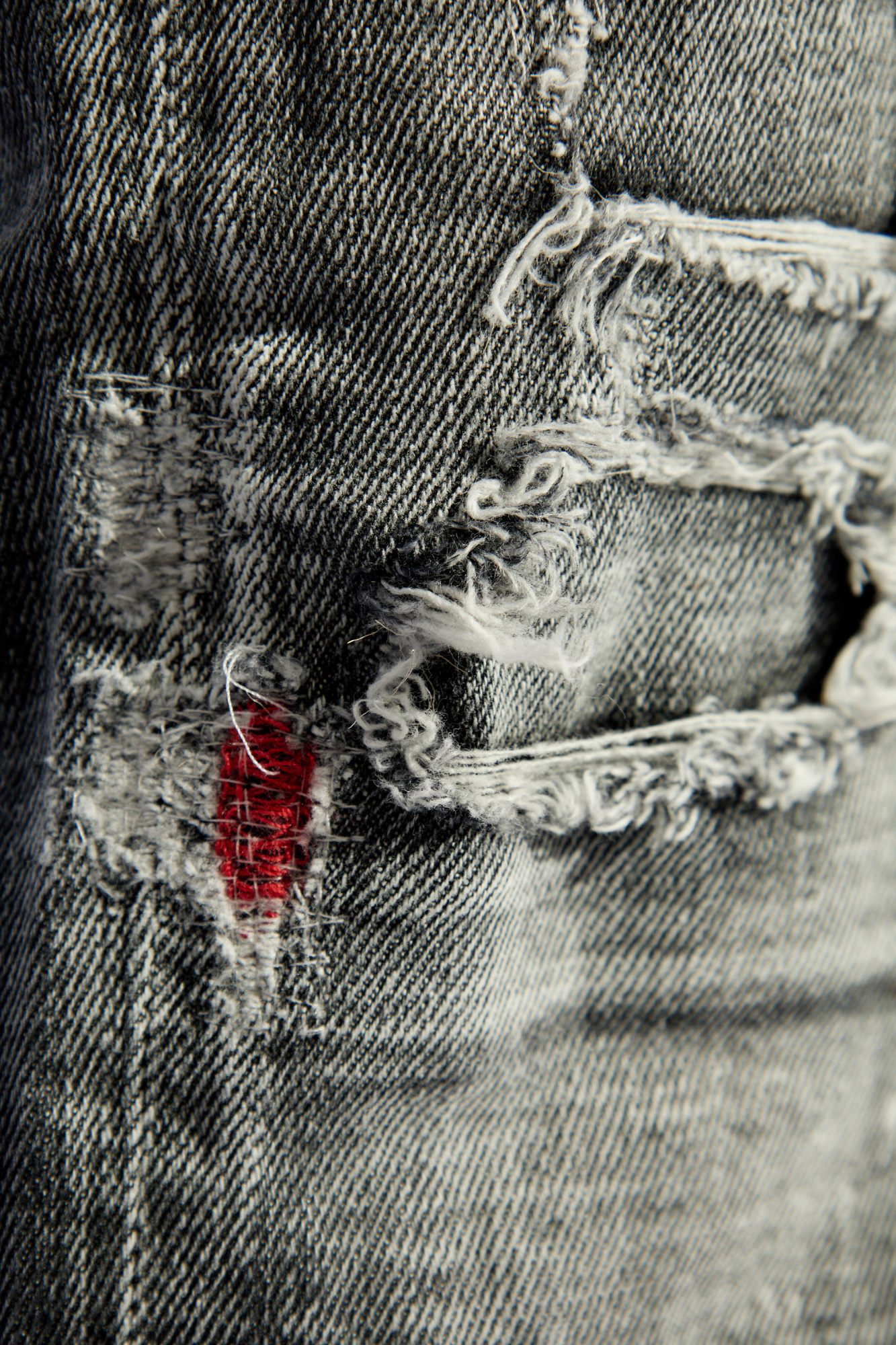 DSQUARED2 DSQUARED2 DISTRESSED SKINNY JEANS