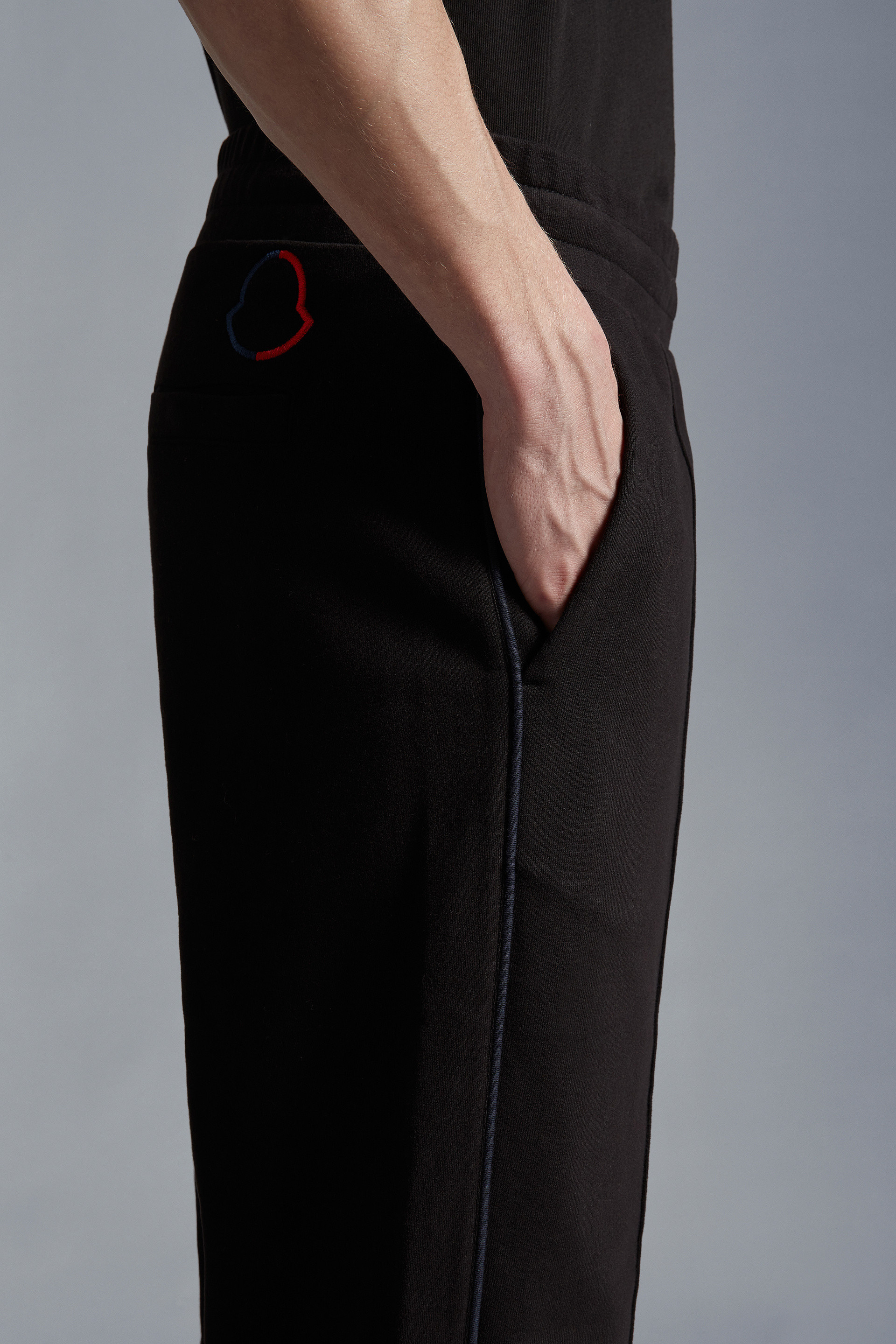 Moncler Drawcord Cuffed Pants In Black