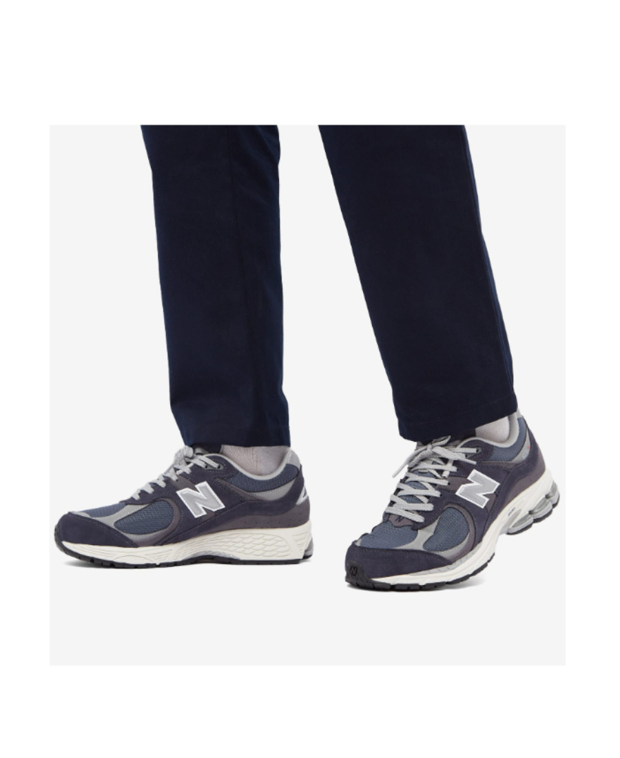 New Balance 2002r Panelled Sneakers In Black