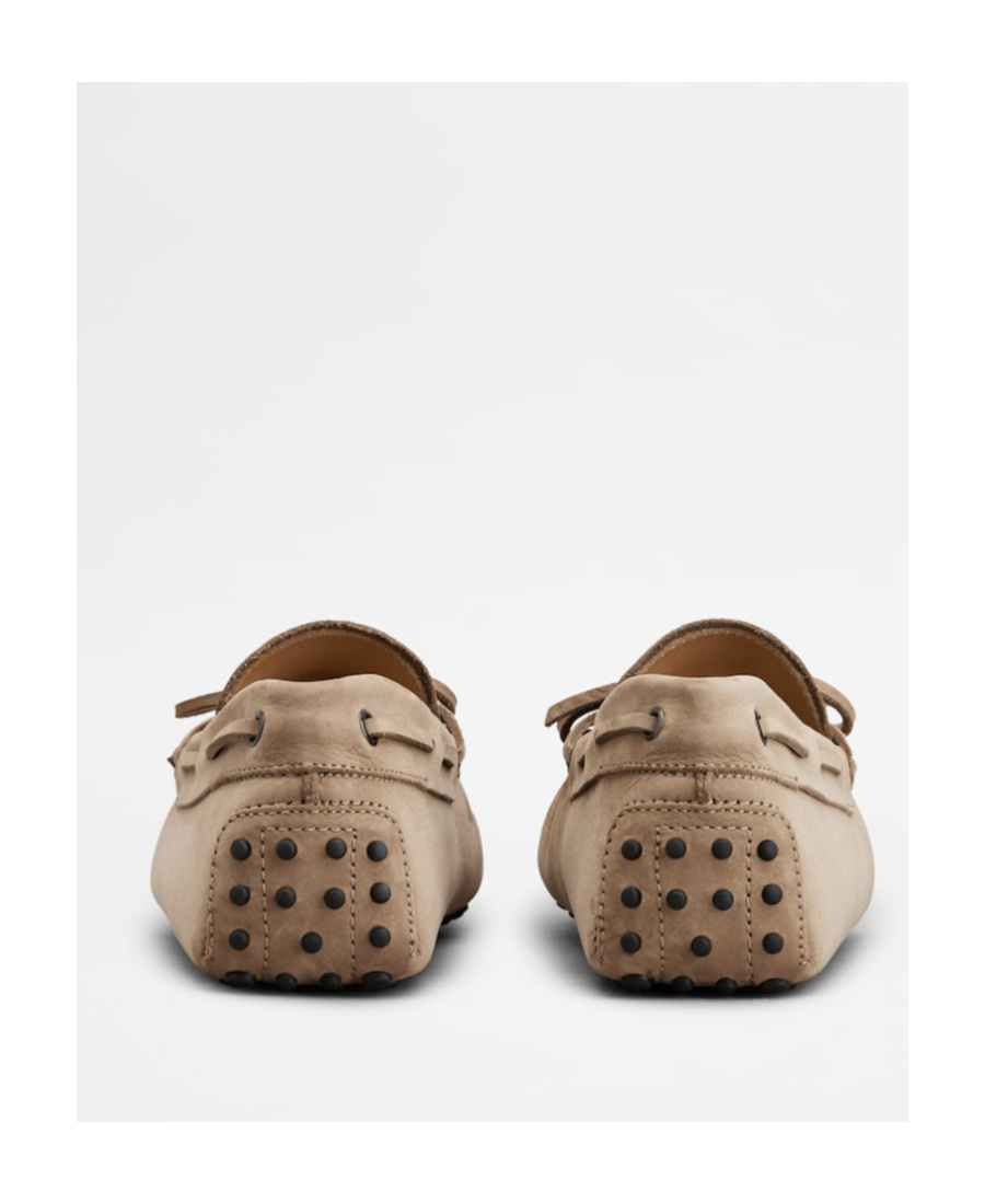 TOD'S TOD'S ROUND TOE SLIP-ON LOAFERS