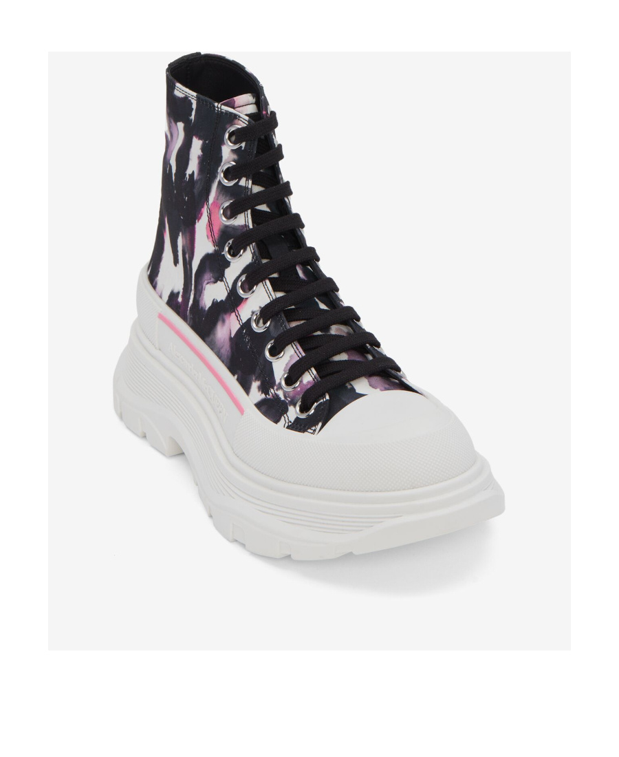 Alexander Mcqueen Tread Slick Boots In White