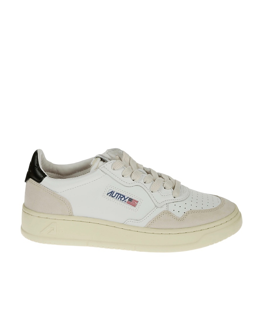 Autry Medalist Low-top Sneakers In Nude