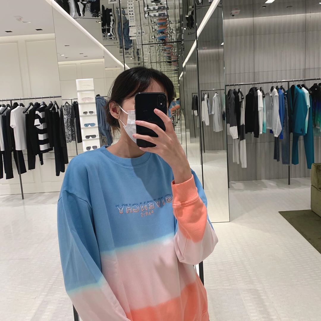 Givenchy Logo Graded Sweater In Blue
