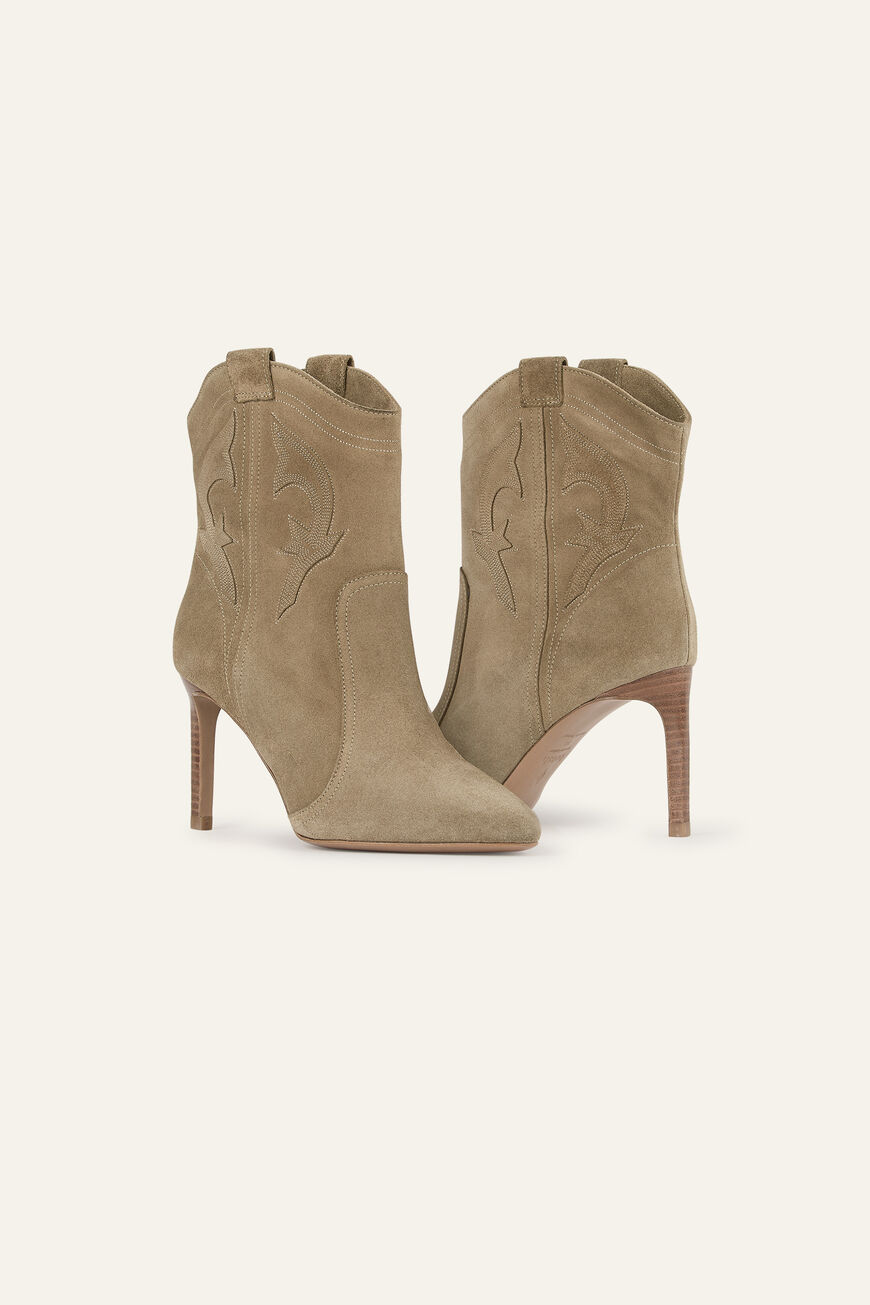 Bash Pointed Short Boots In Brown