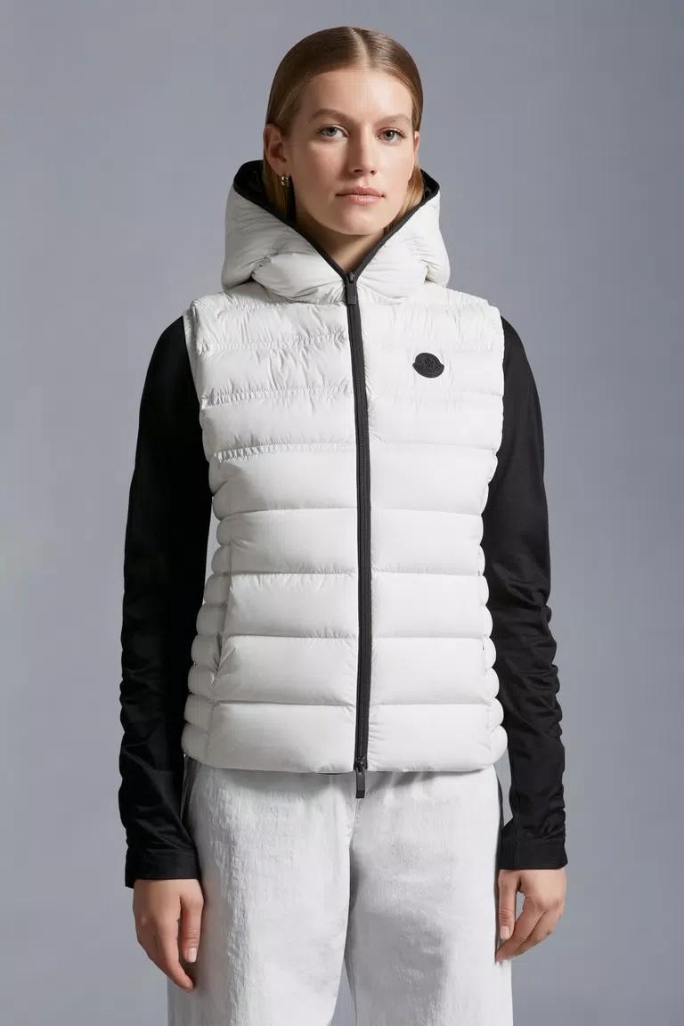 Moncler Aliterse Down Gilet In White