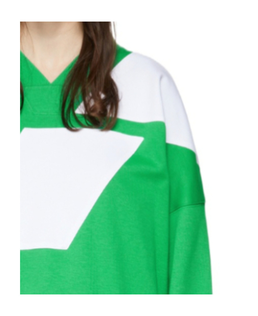 We11 Done V-neck Long-sleeved T-shirt In Green