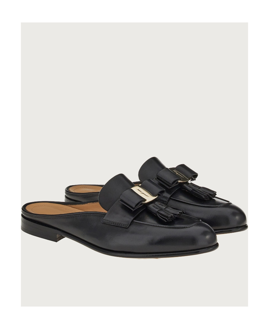 Ferragamo Salvatore Vara Bow Tassel Mules In Black
